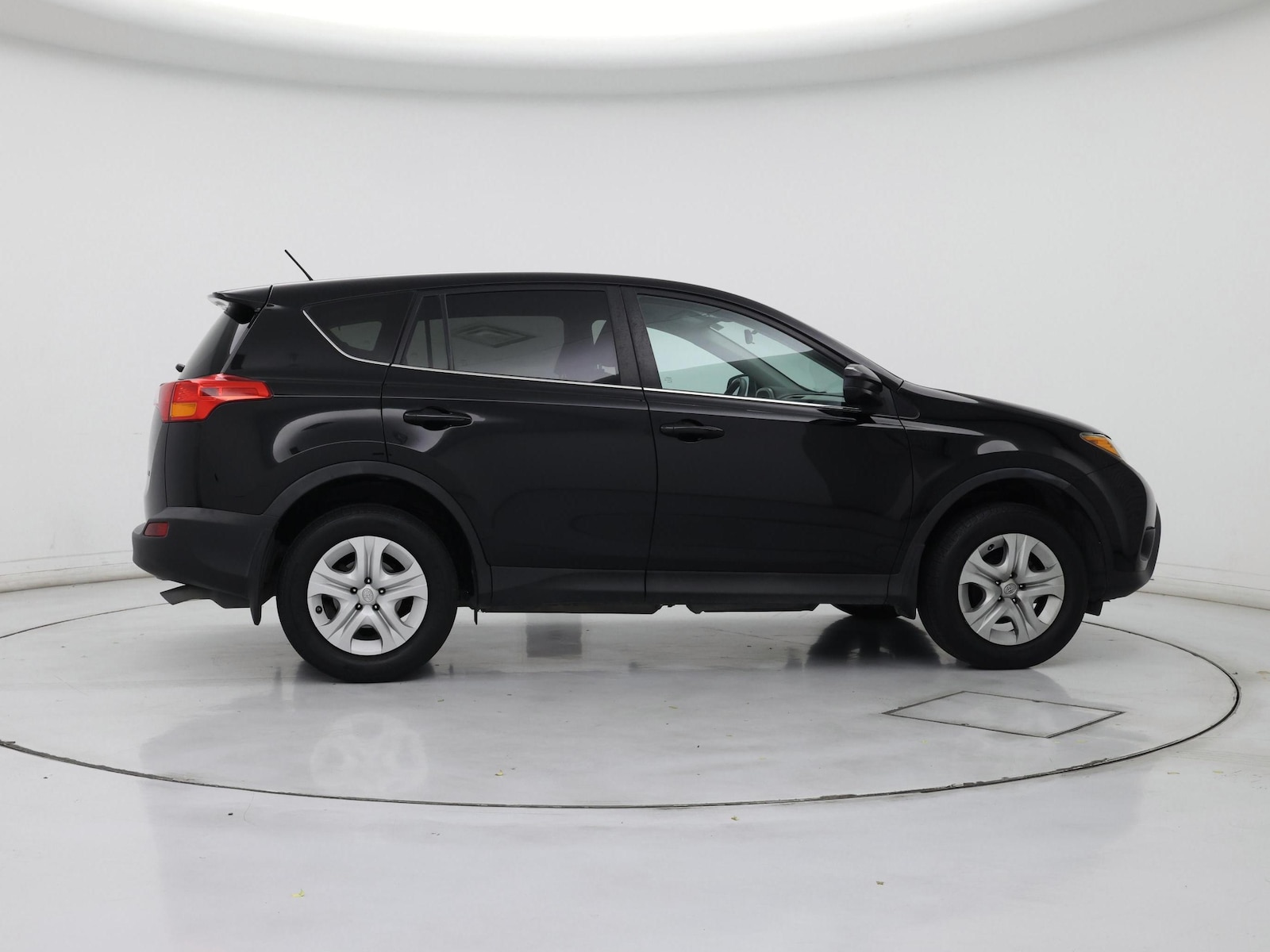 2015 Toyota RAV4 LE - Photo 8