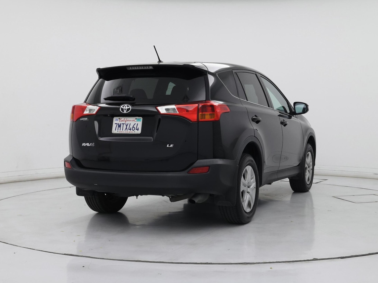 2015 Toyota RAV4 LE - Photo 9