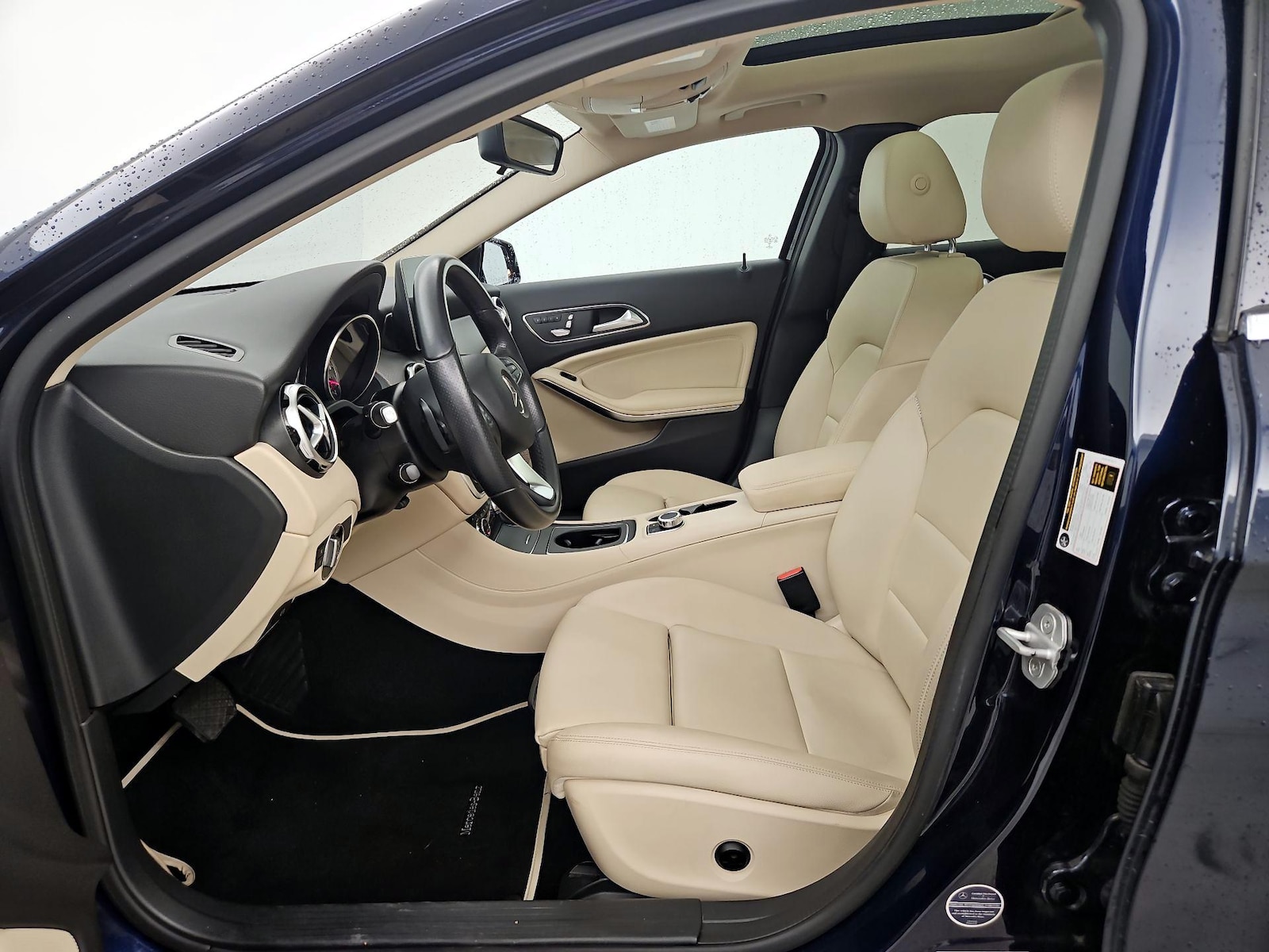 2018 Mercedes-Benz GLA-Class GLA250 - Photo 12