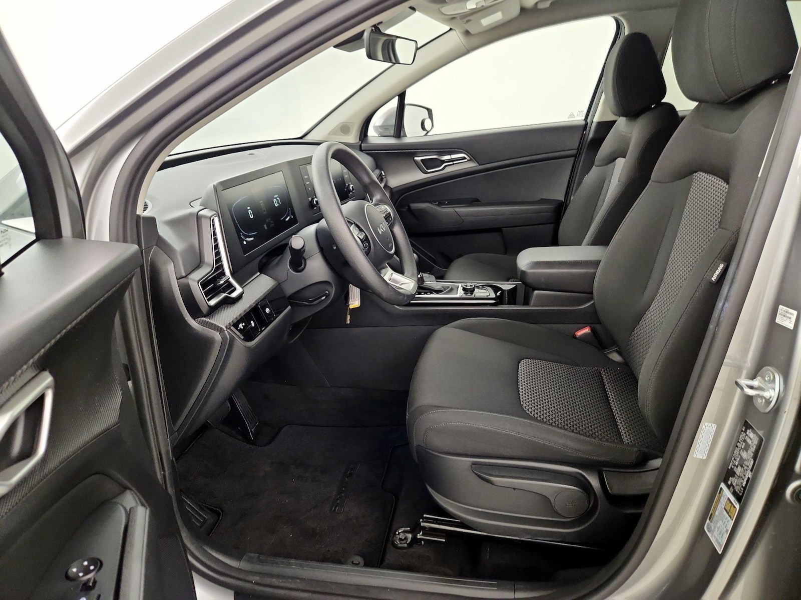 2025 Kia Sportage LX - Photo 12