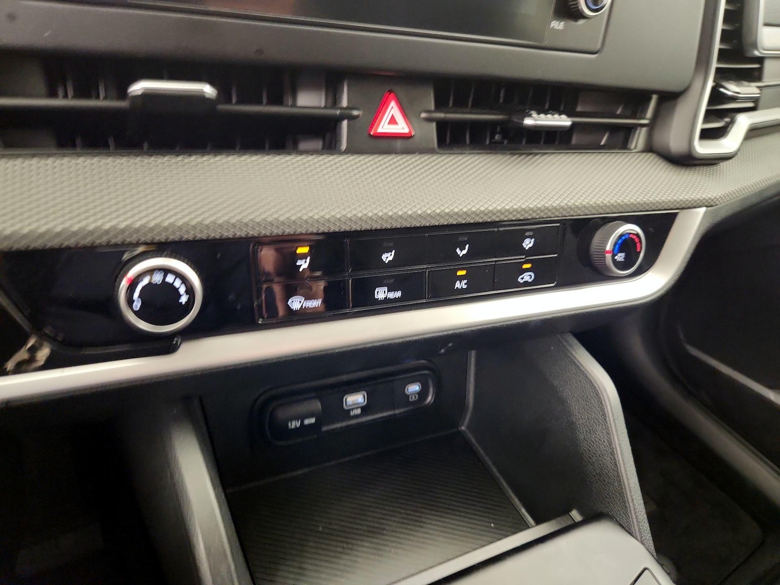 2025 Kia Sportage LX - Photo 17