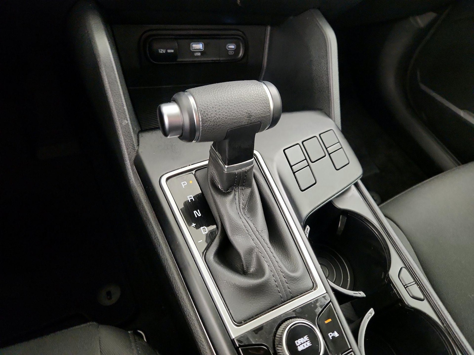 2025 Kia Sportage LX - Photo 18