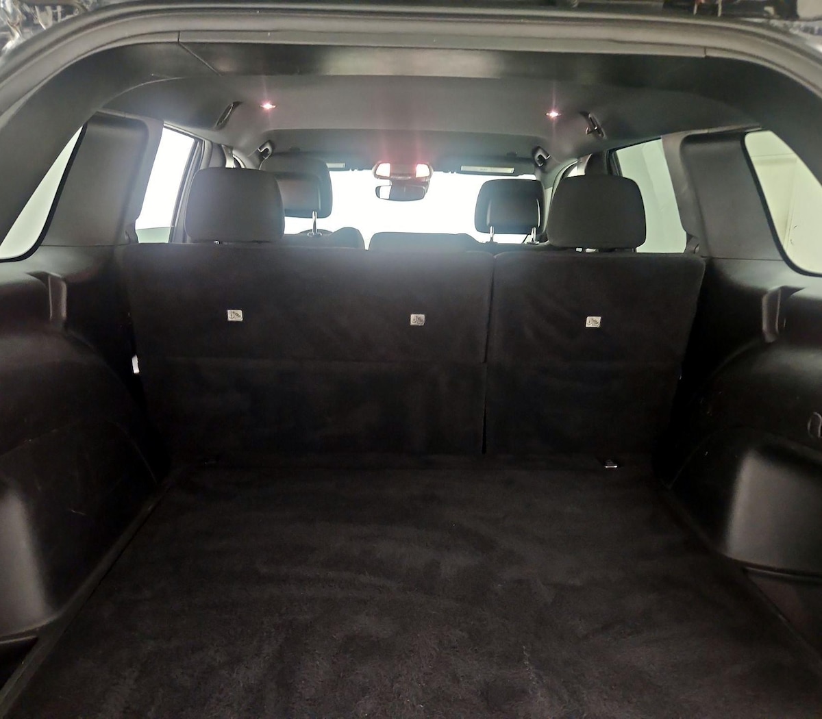 Trunk/Cargo (Seats Up)