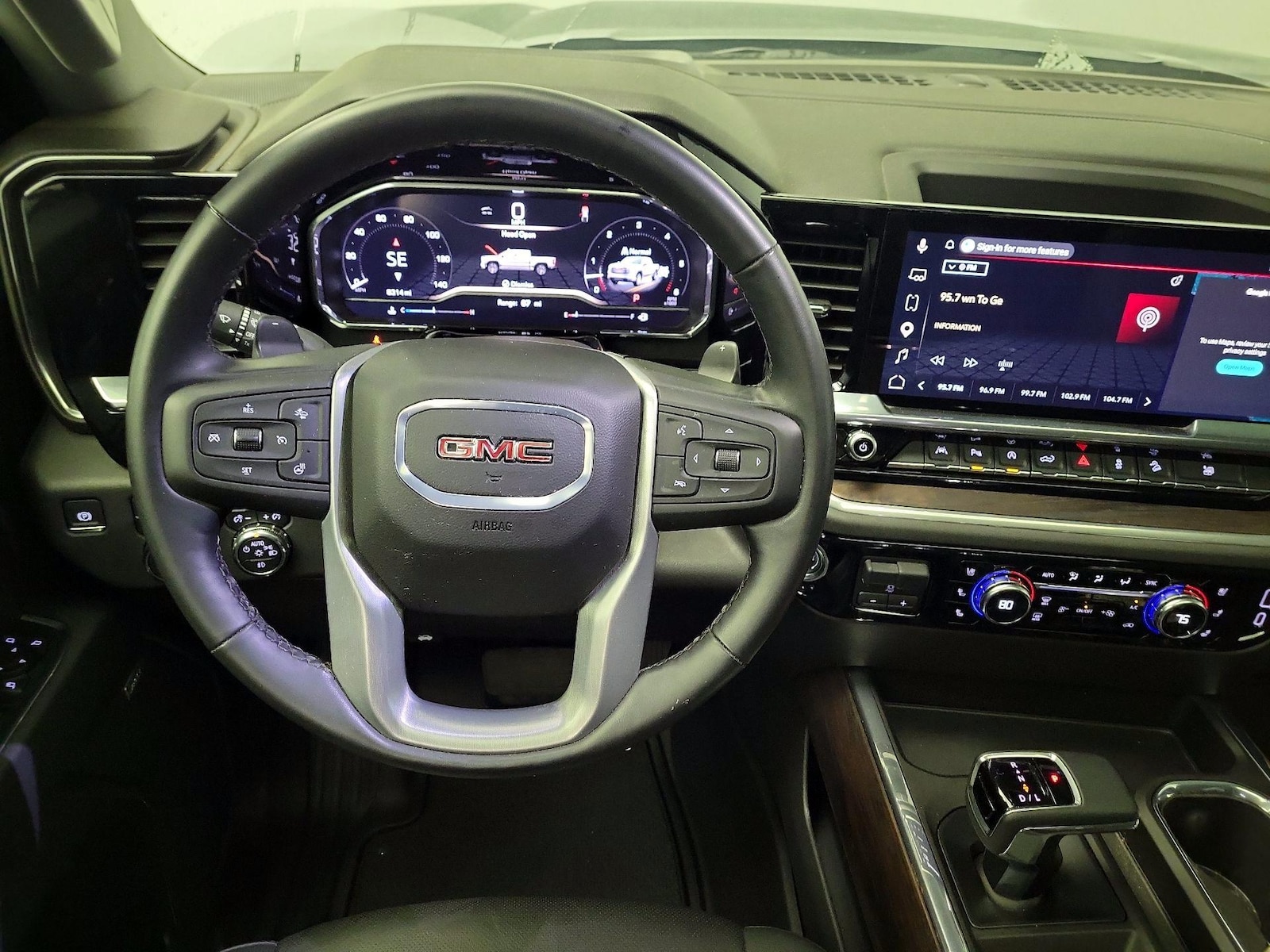 2025 GMC Sierra 1500 SLT - Photo 11