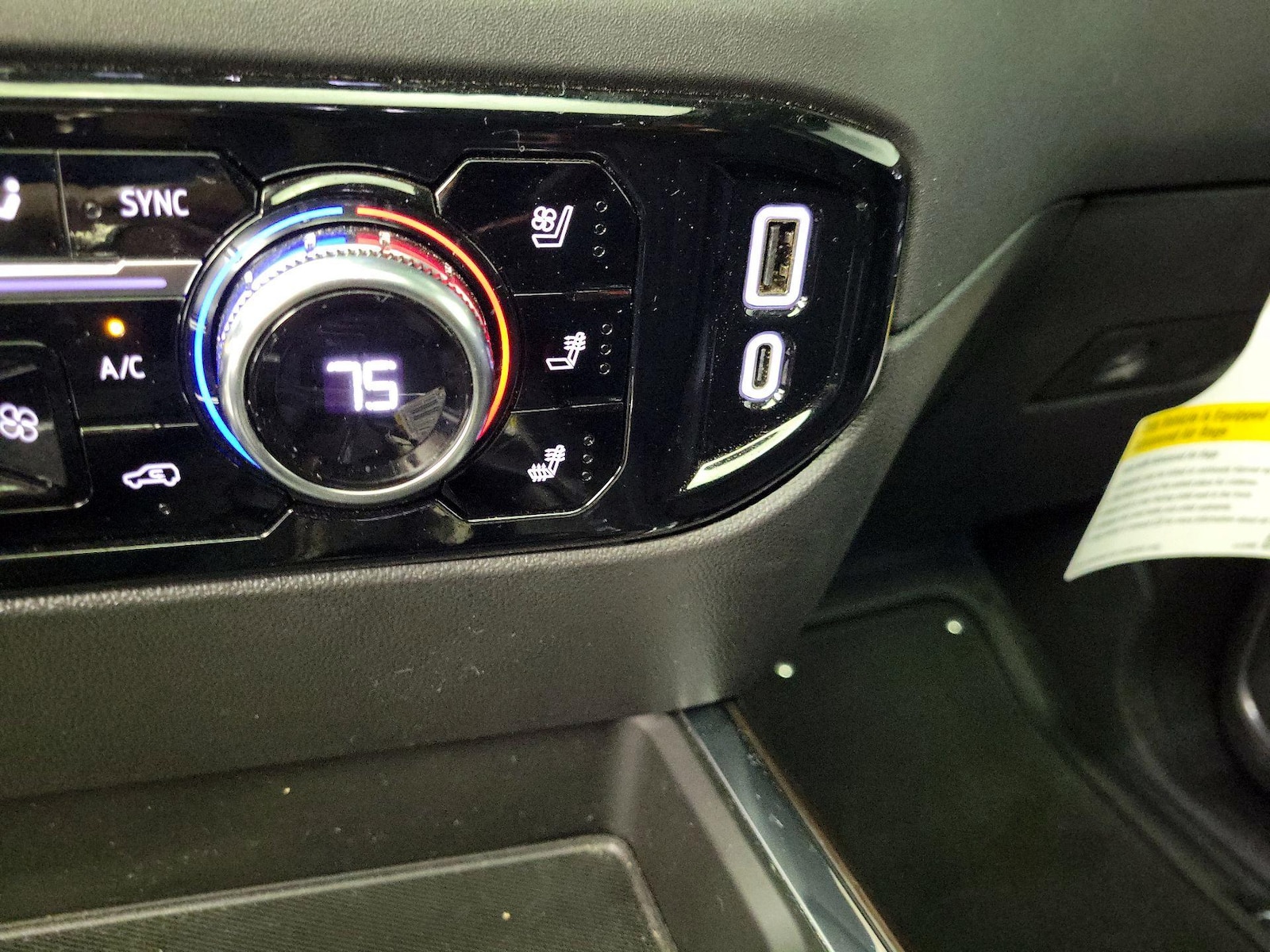 2025 GMC Sierra 1500 SLT - Photo 19