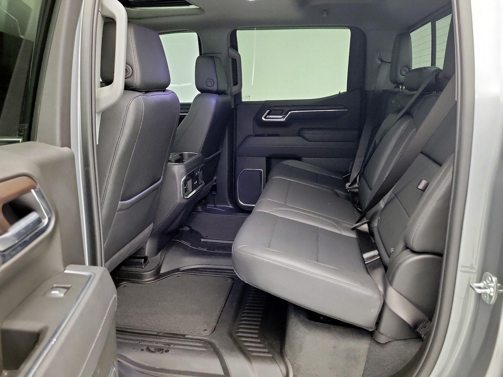 2025 GMC Sierra 1500 SLT - Photo 21