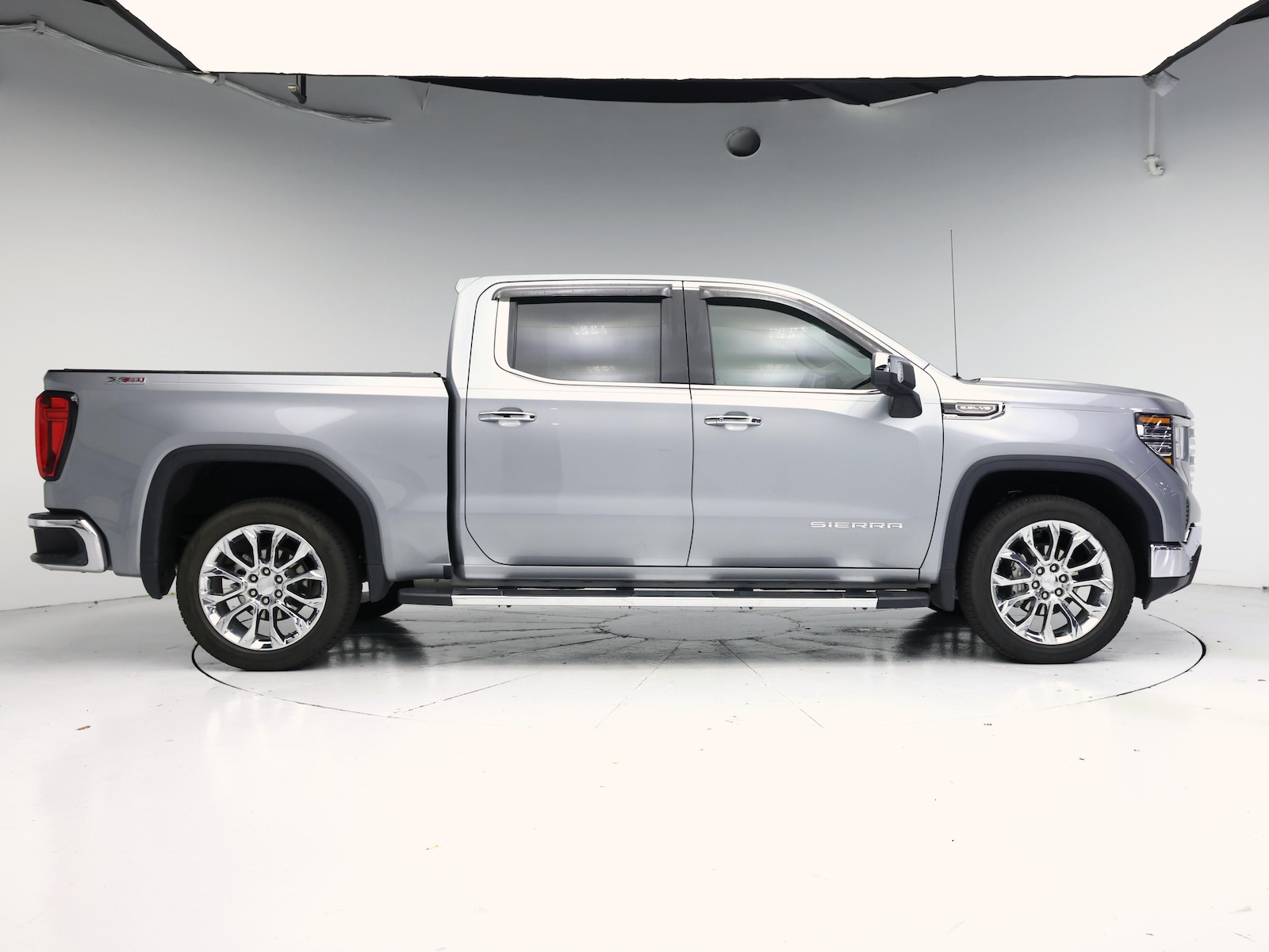 2025 GMC Sierra 1500 SLT - Photo 8