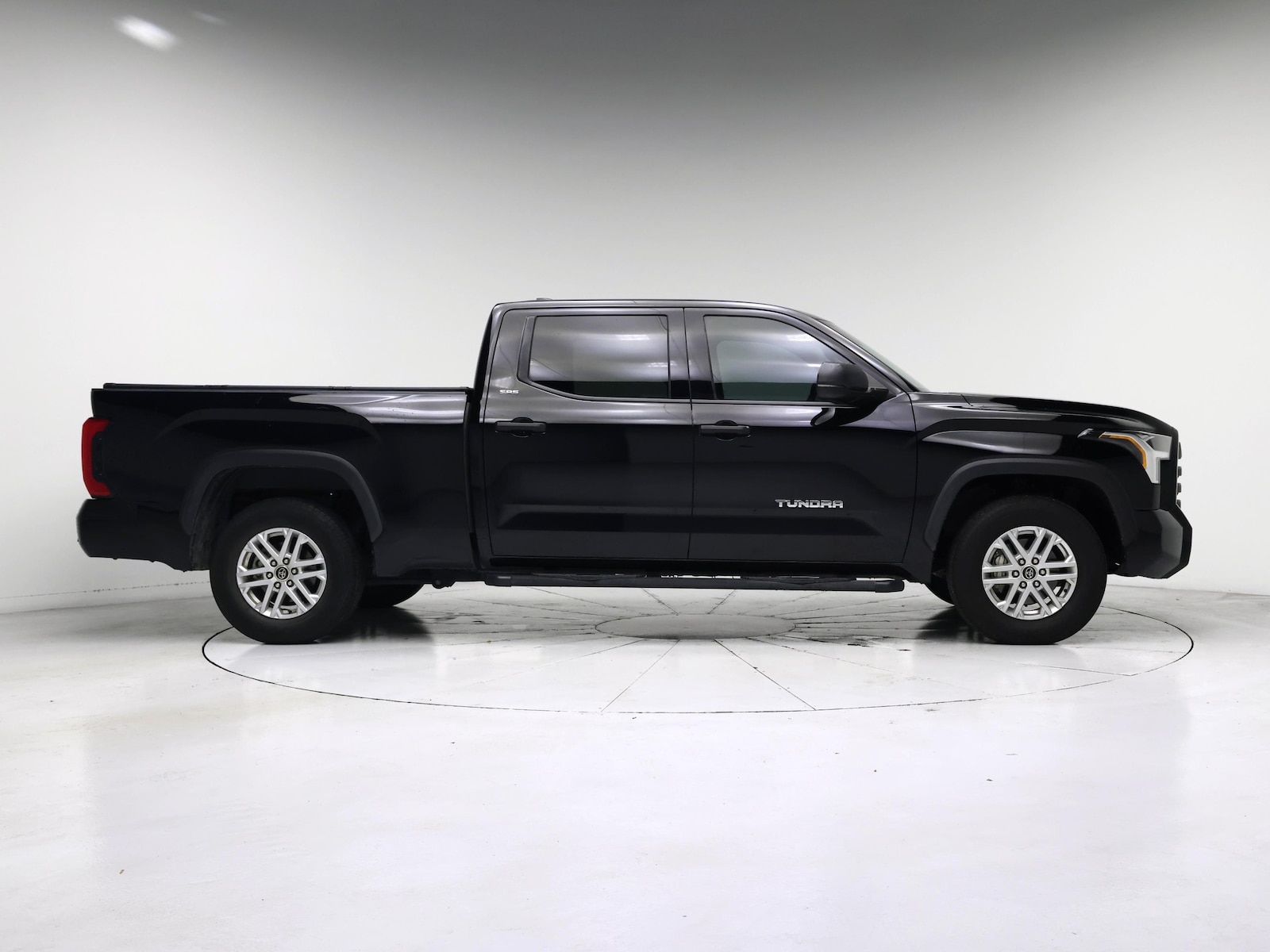 2022 Toyota Tundra SR5 - Photo 8