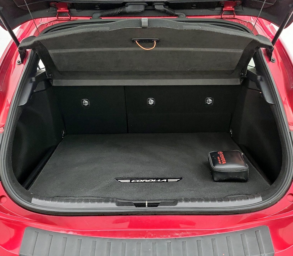Trunk/Cargo (Seats Up)
