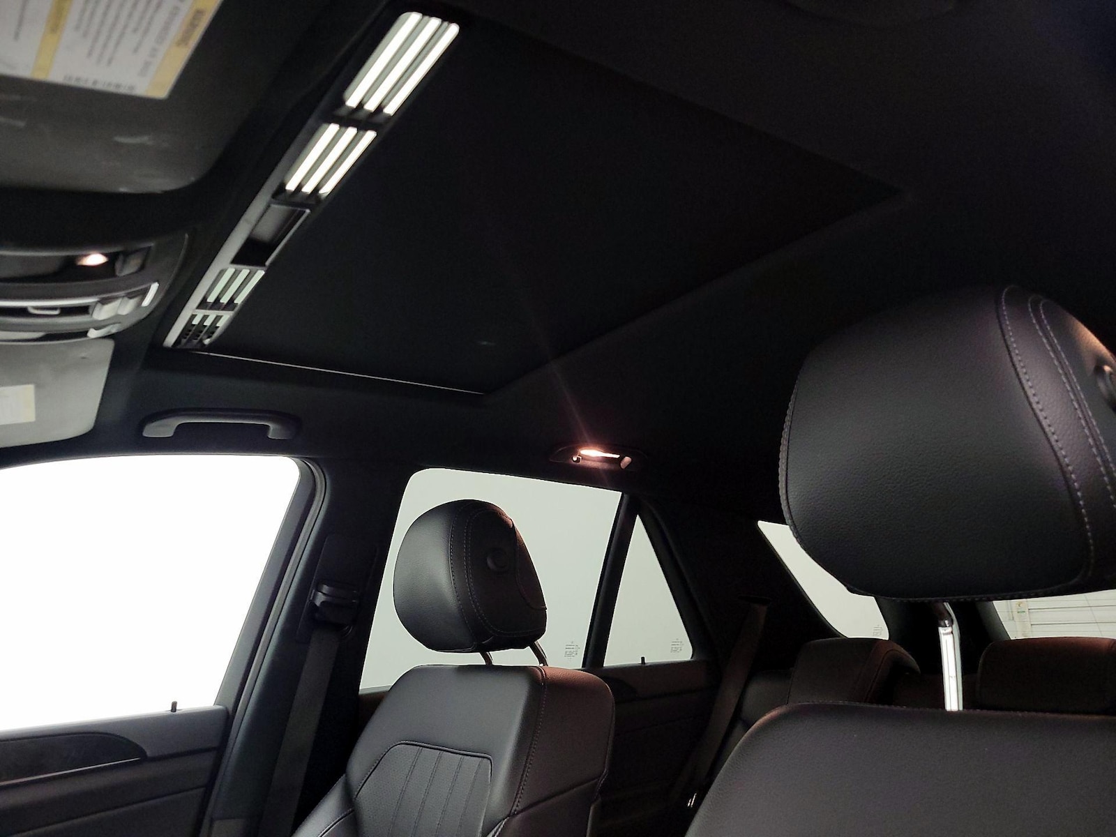 Sunroof(s) & Overhead Airbags
