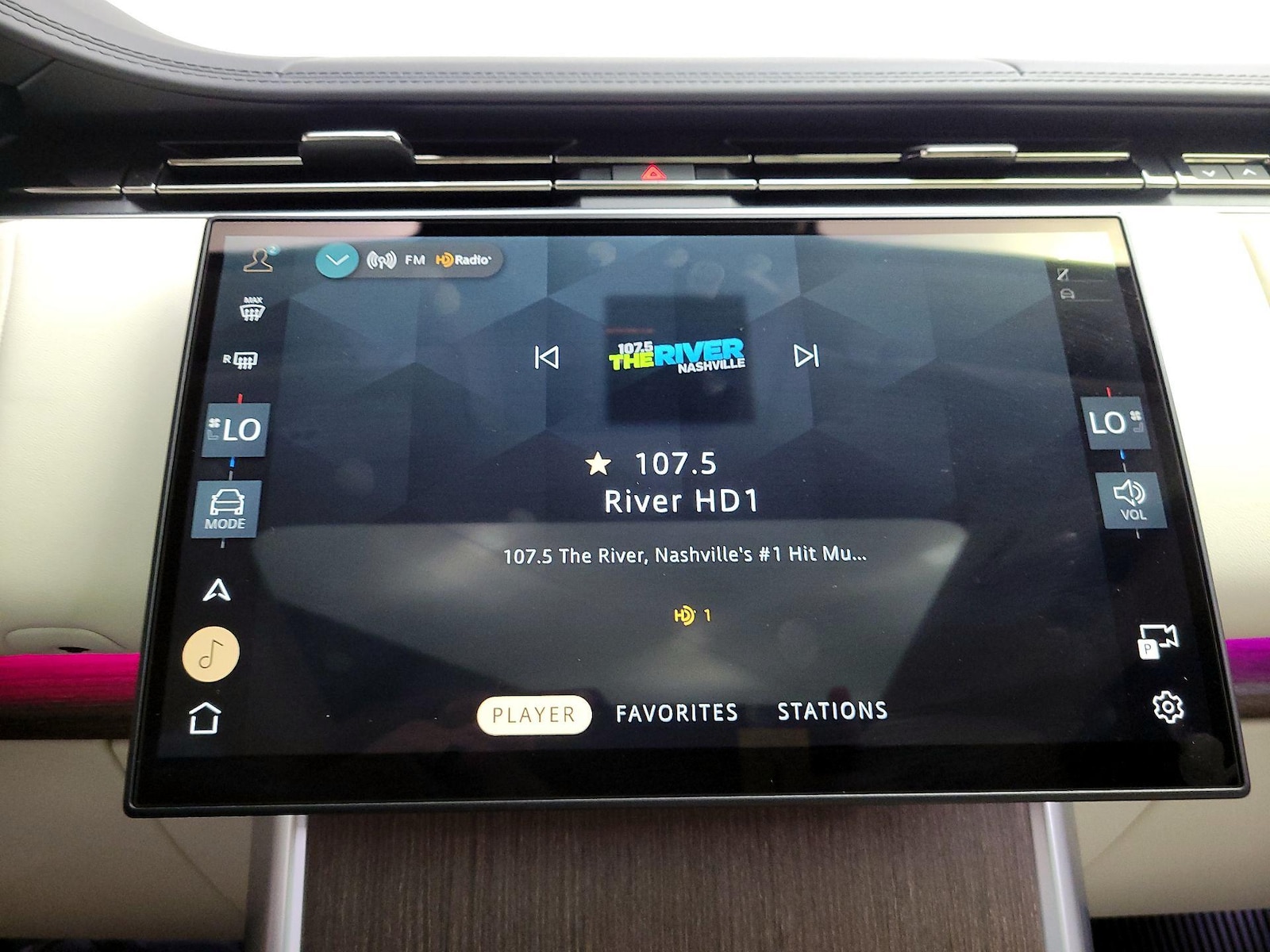2026 Land Rover Range Rover SE - Photo 17