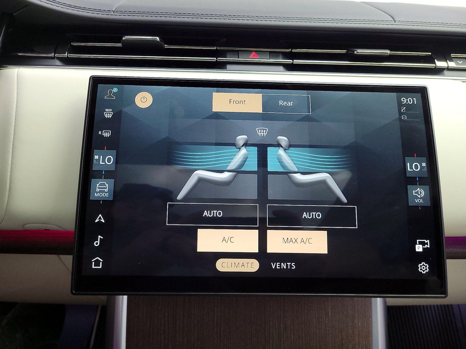 2026 Land Rover Range Rover SE - Photo 18