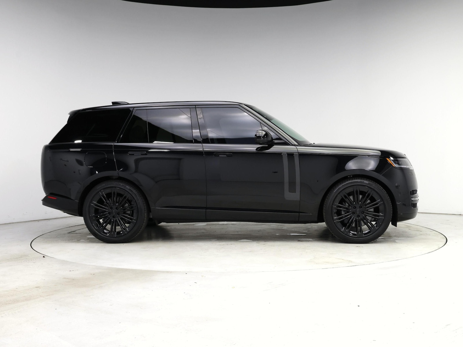 2026 Land Rover Range Rover SE - Photo 8
