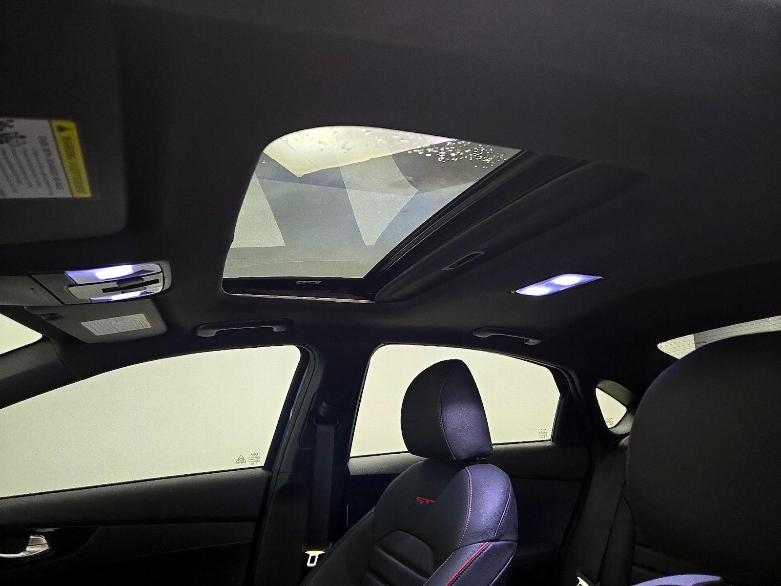 Sunroof(s) & Overhead Airbags