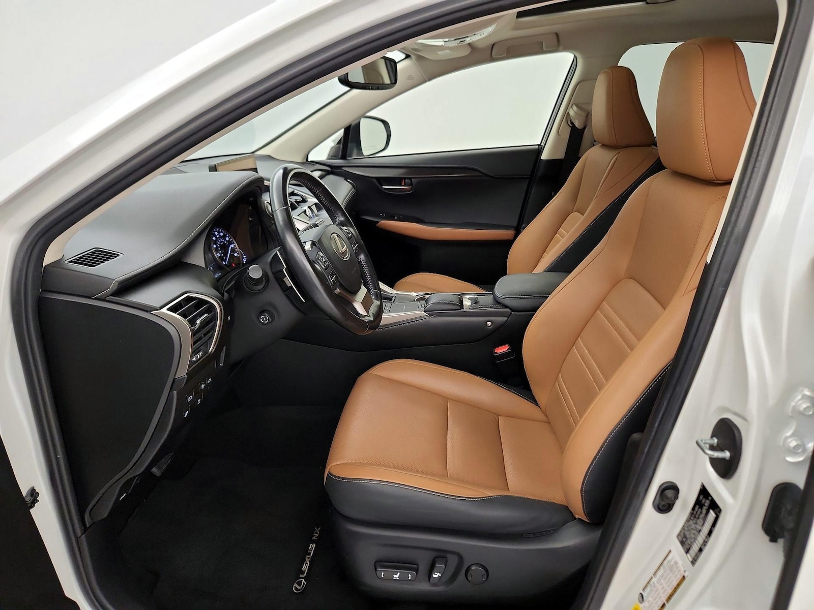 2020 Lexus NX 300 - Photo 12