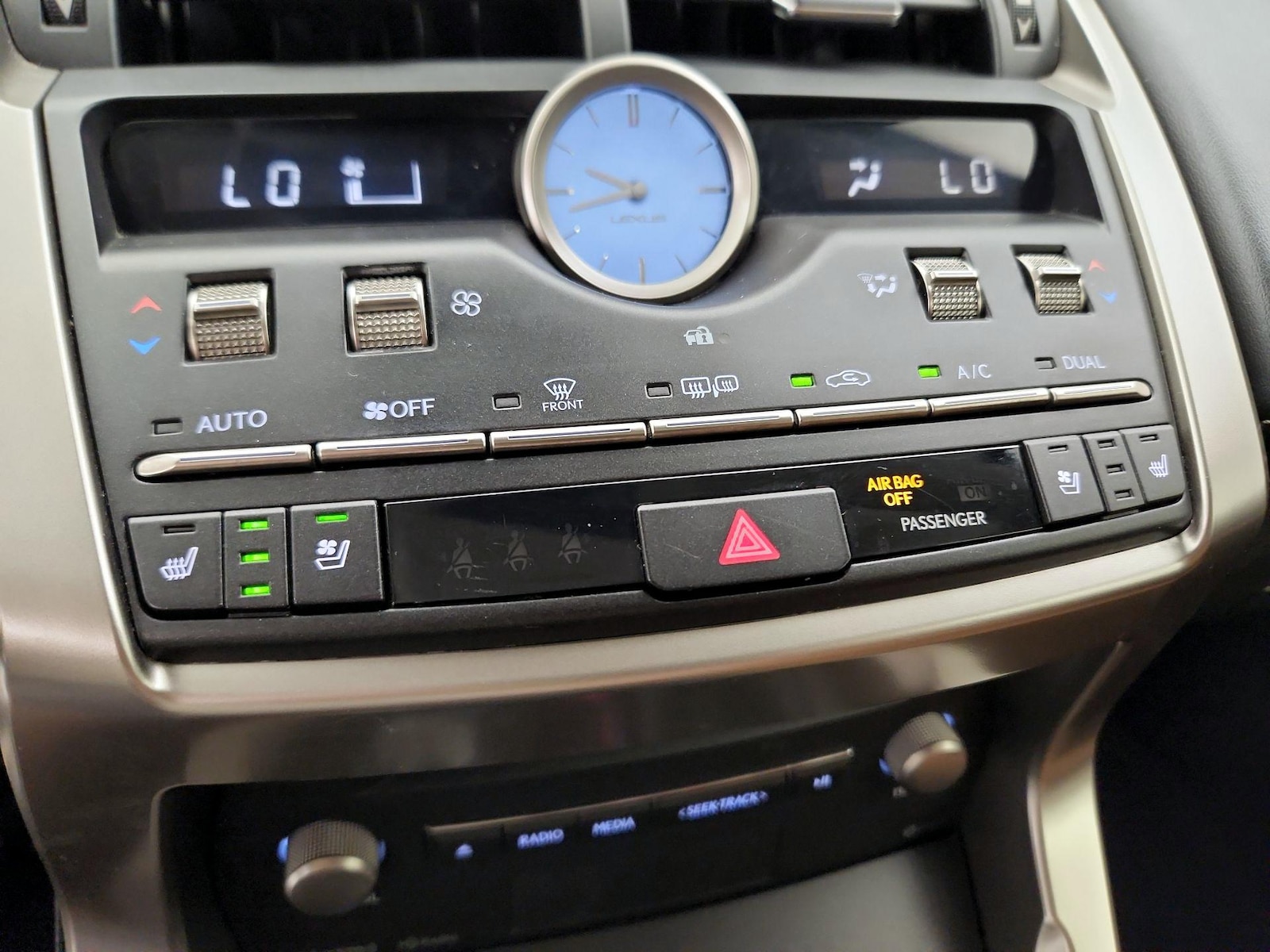 2020 Lexus NX 300 - Photo 18