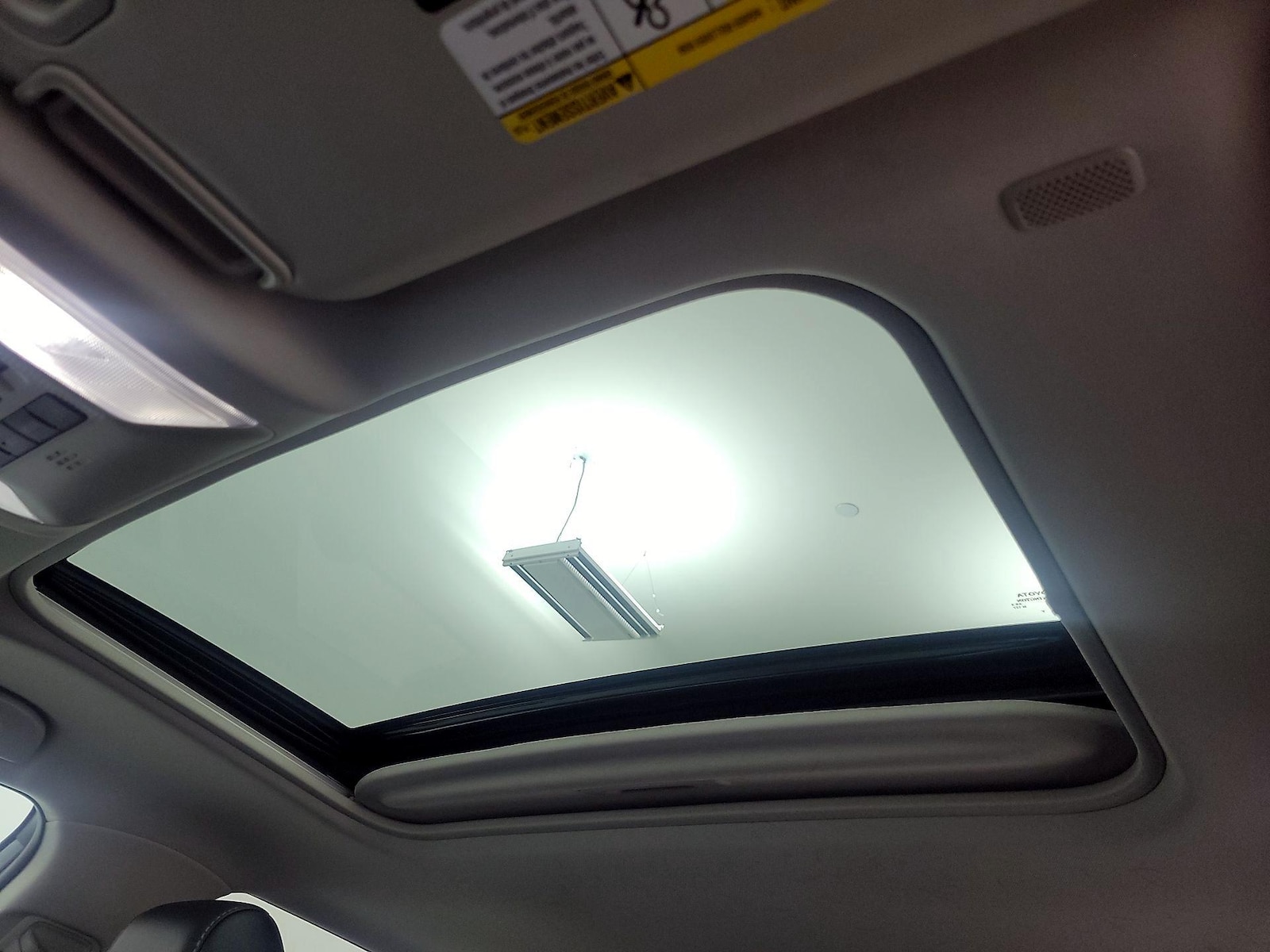 Sunroof(s) & Overhead Airbags