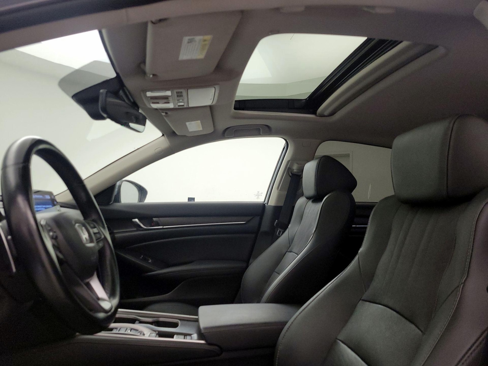 Sunroof(s) & Overhead Airbags