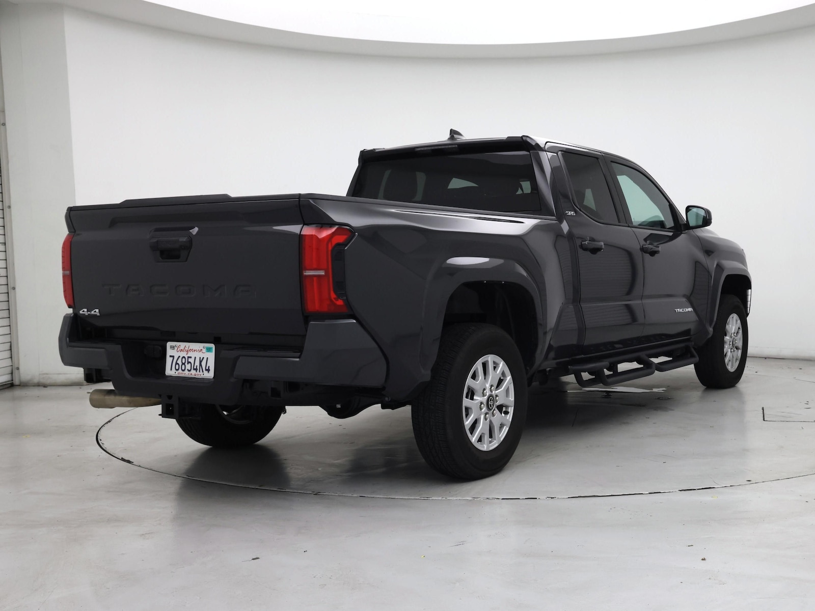 2026 Toyota Tacoma SR5 - Photo 9