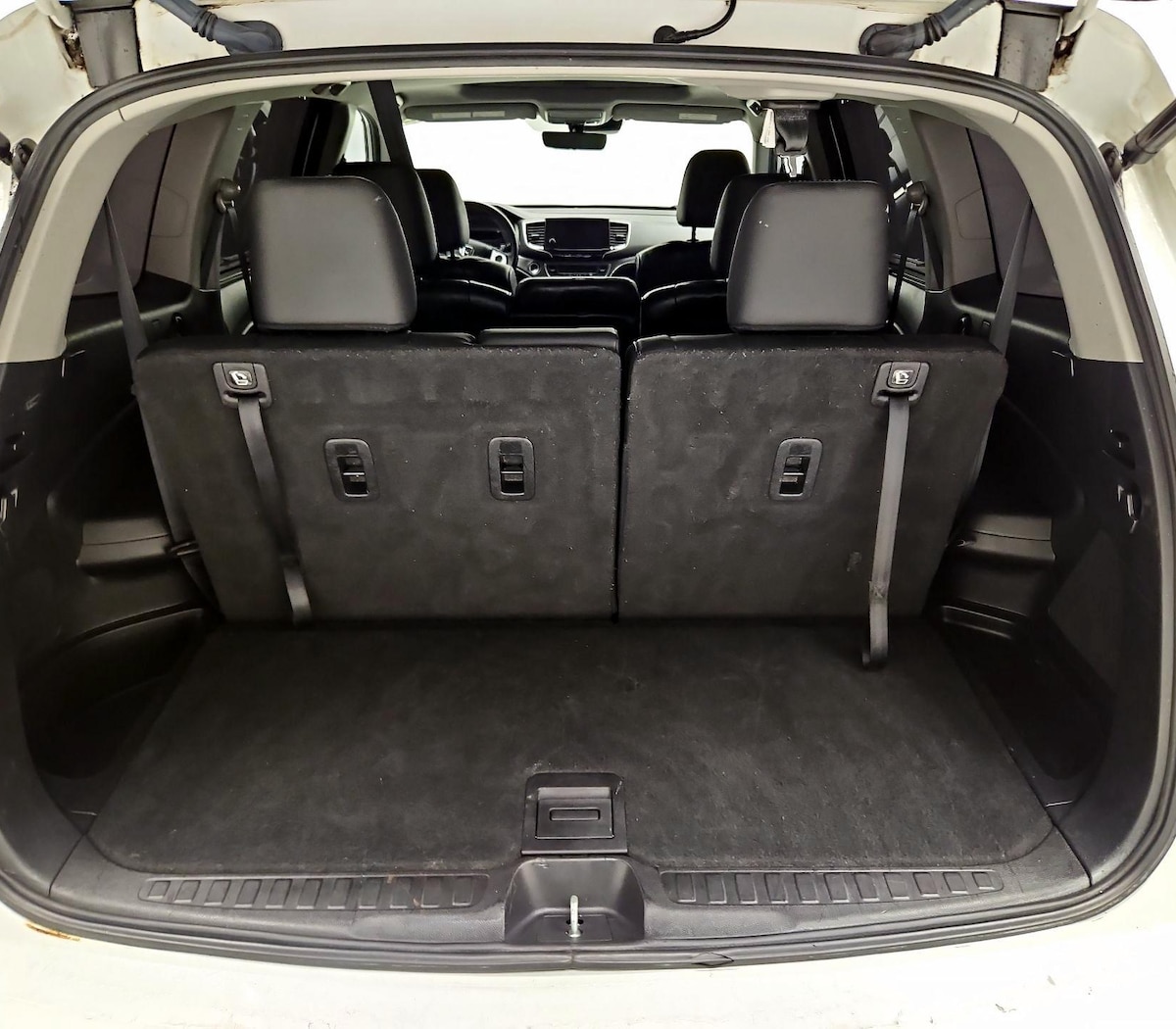 Trunk/Cargo (Seats Up)