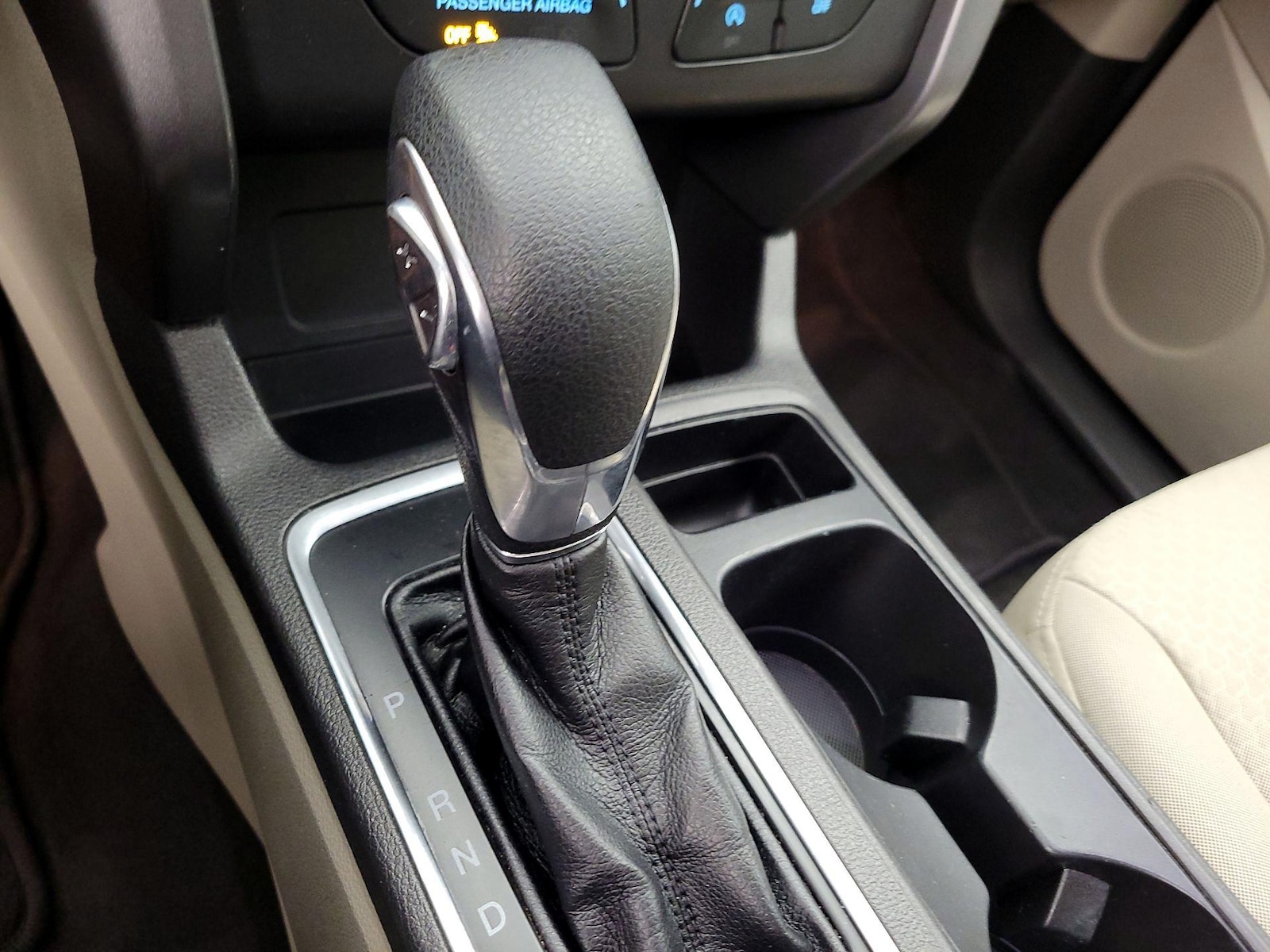 2018 Ford Escape SE - Photo 18