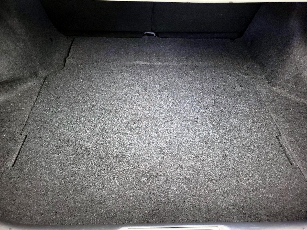 Trunk/Cargo (Seats Up)