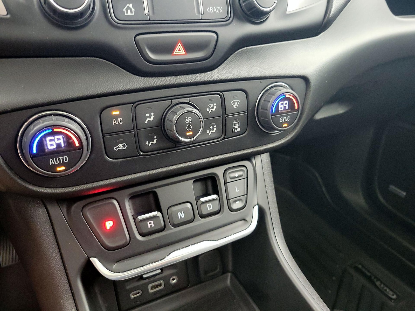 2021 GMC Terrain SLT - Photo 18