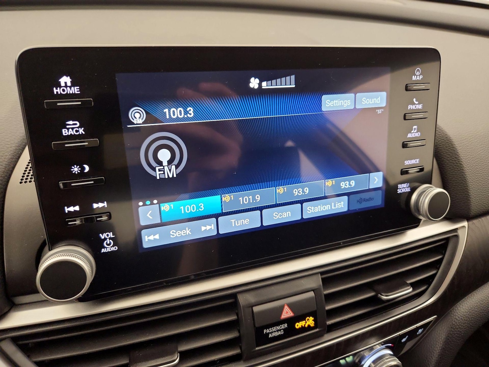 2022 Honda Accord Touring - Photo 15