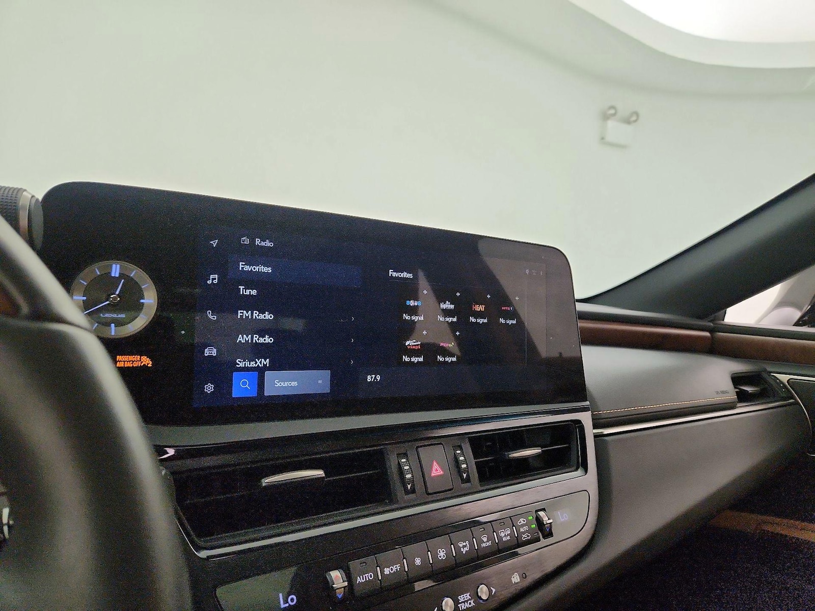 2024 Lexus ES 350 Ultra Luxury - Photo 17