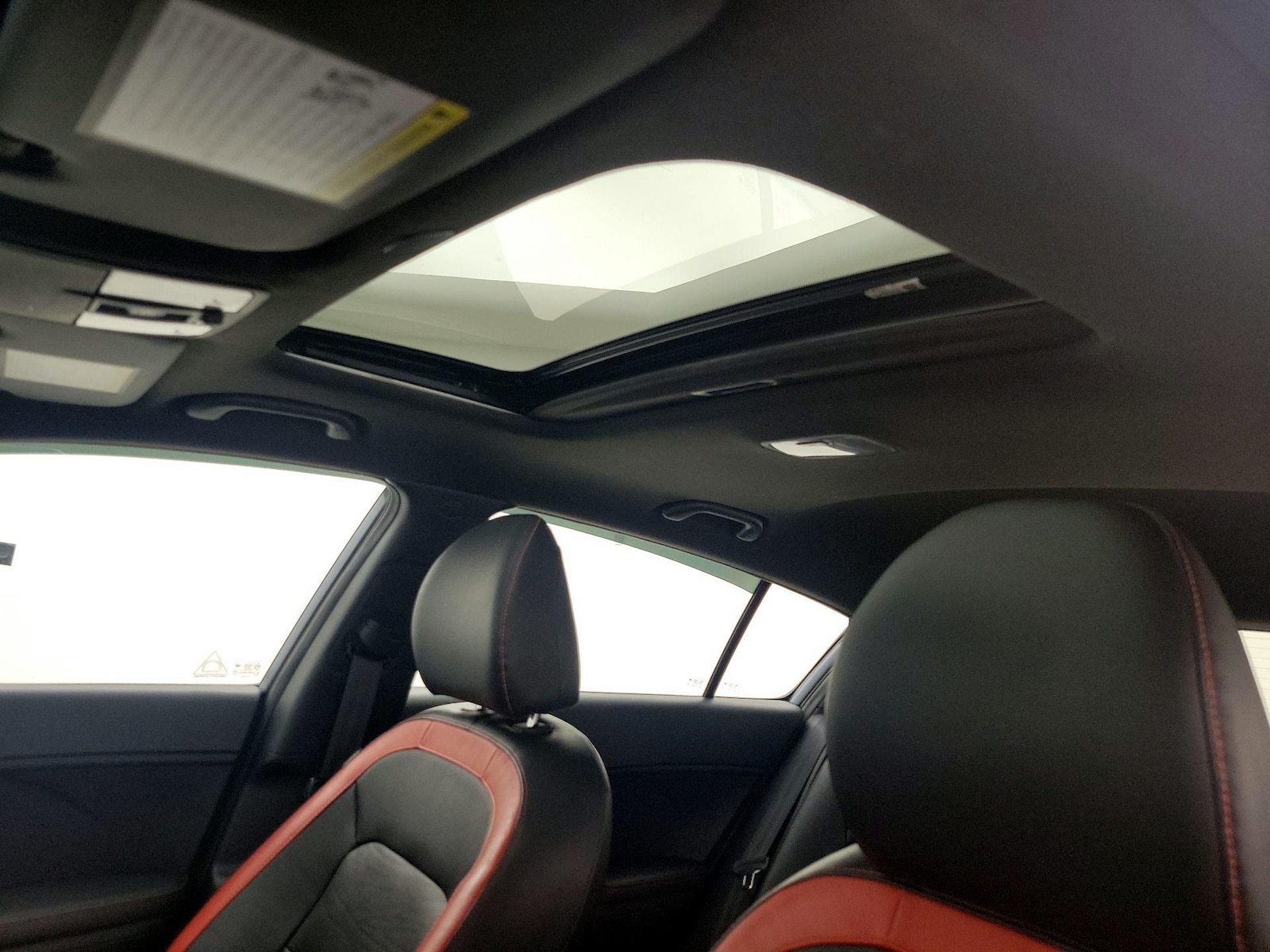 Sunroof(s) & Overhead Airbags