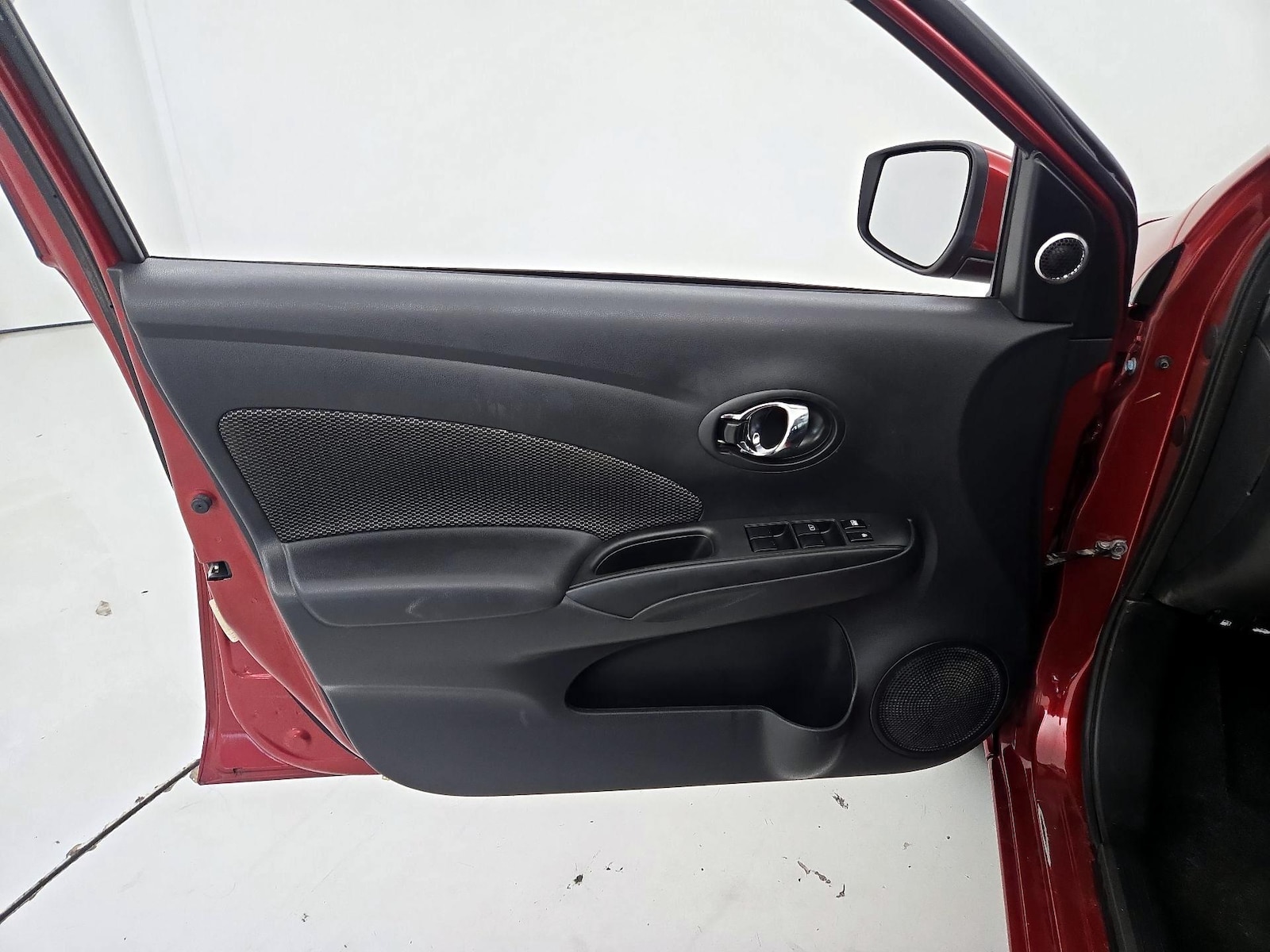 2019 Nissan Versa Sedan SV - Photo 13
