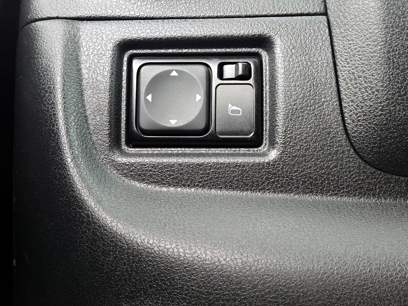 2019 Nissan Versa Sedan SV - Photo 14