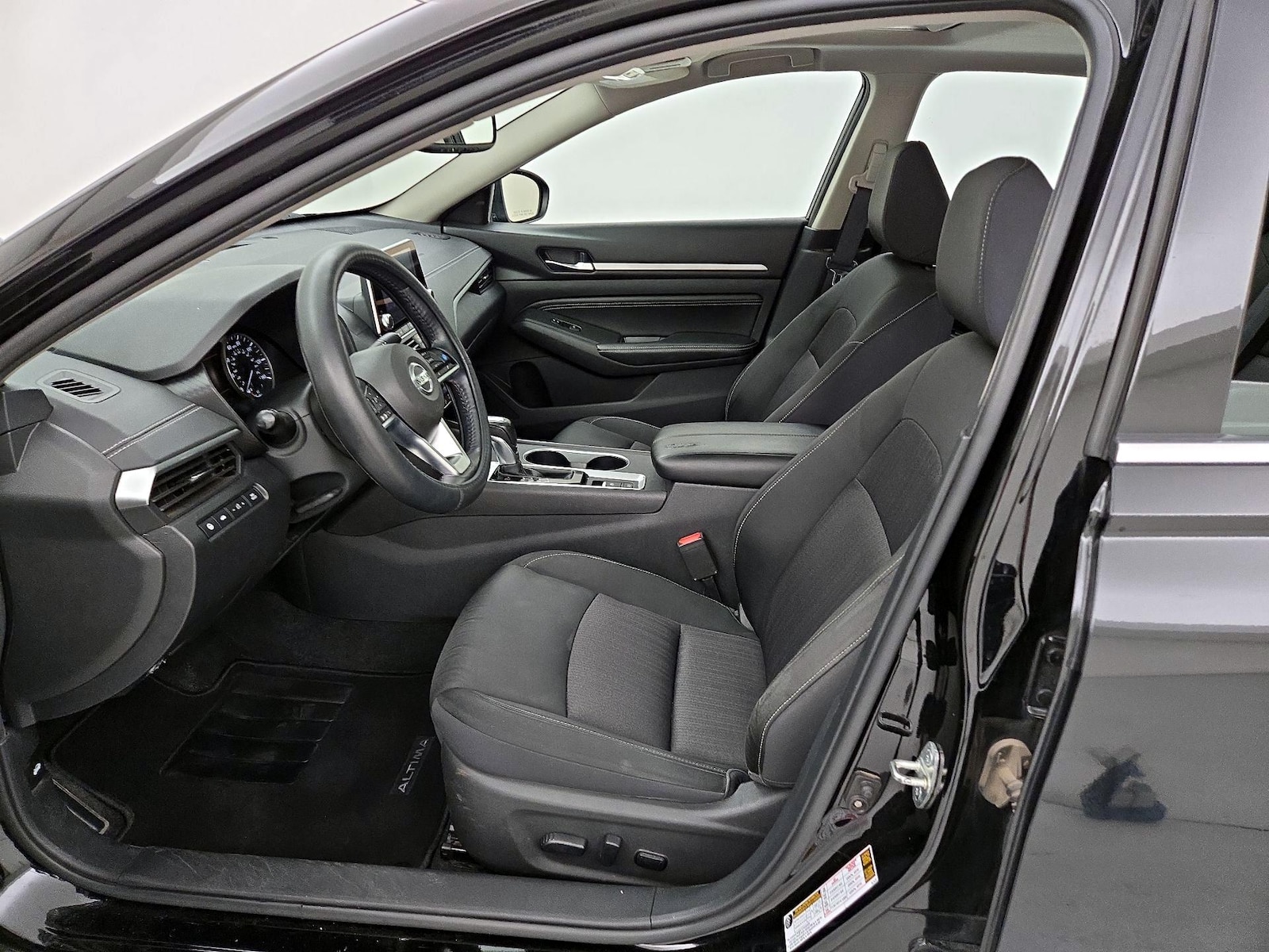 2019 Nissan Altima SV - Photo 12