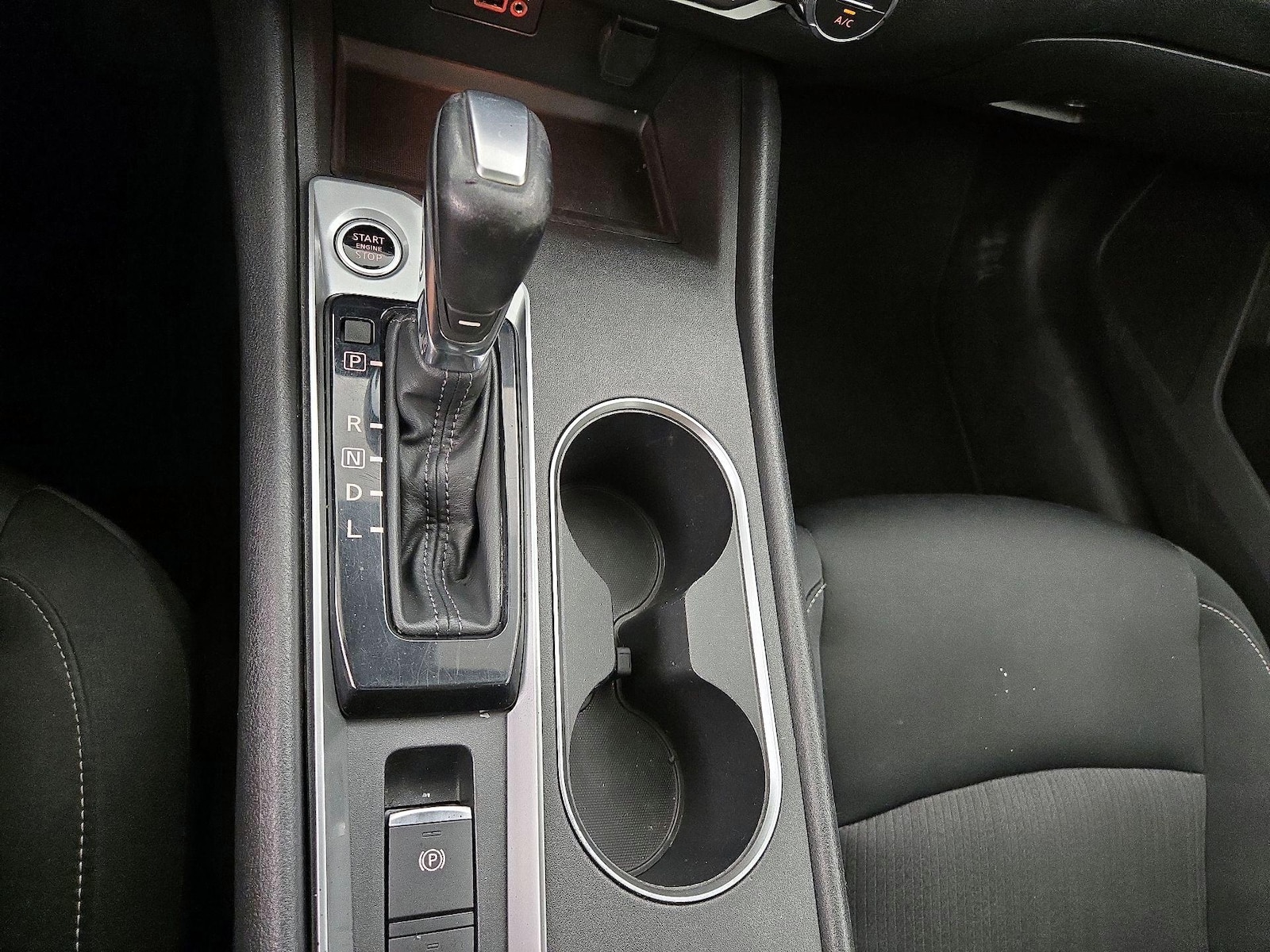 2019 Nissan Altima SV - Photo 18