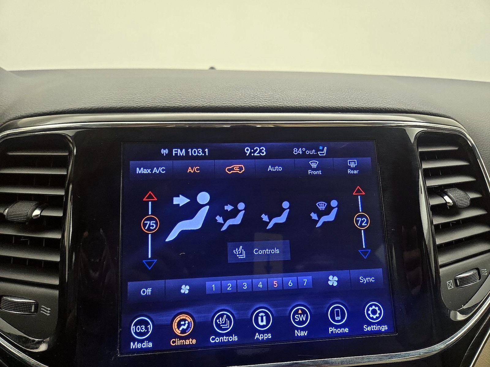 2021 Jeep Grand Cherokee Limited - Photo 16