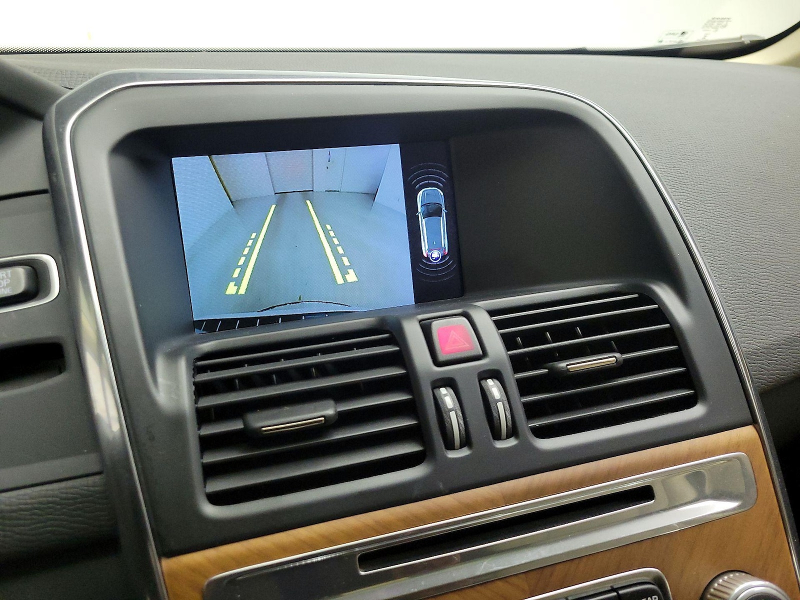 2017 Volvo XC60 T5 Inscription - Photo 16