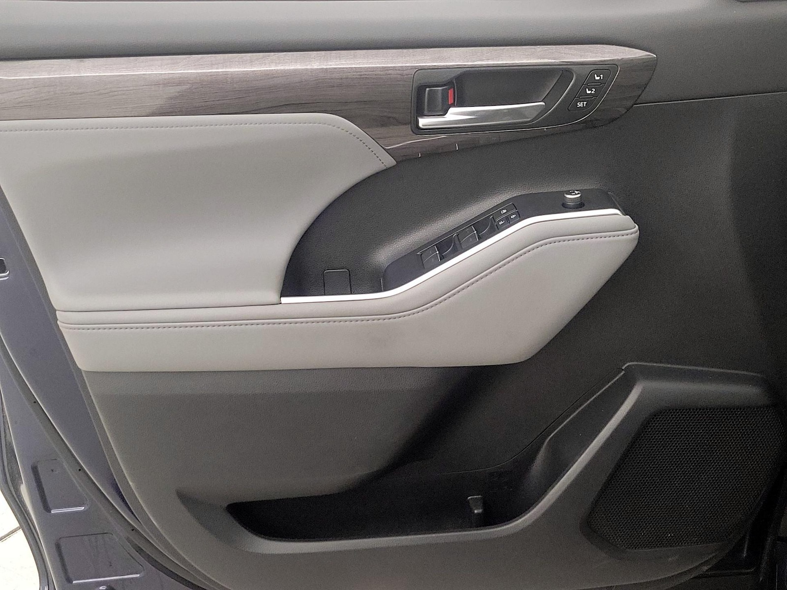 2021 Toyota Highlander Limited - Photo 13