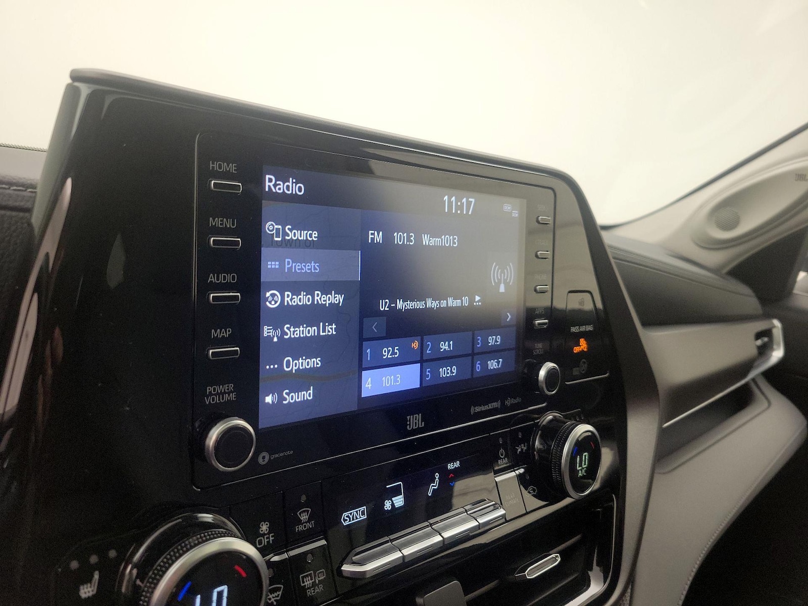 2021 Toyota Highlander Limited - Photo 17