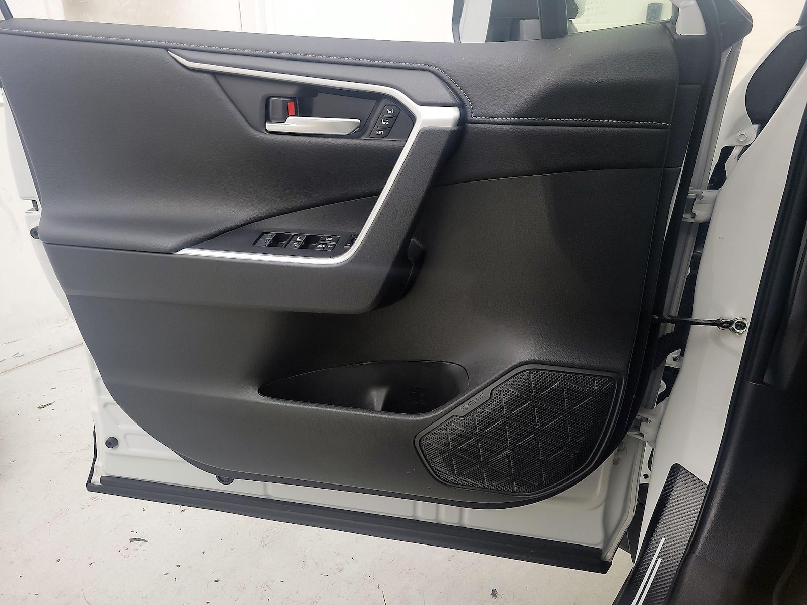2024 Toyota RAV4 Limited - Photo 13