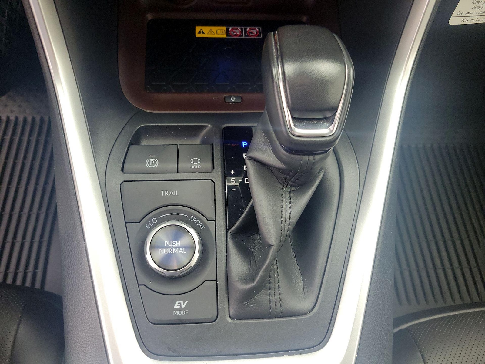 2024 Toyota RAV4 Limited - Photo 18