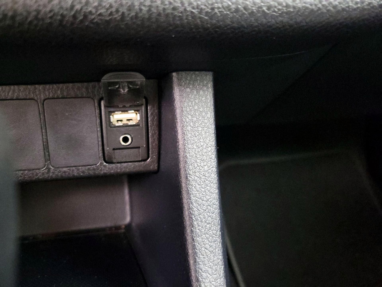 2017 Toyota Corolla LE - Photo 19
