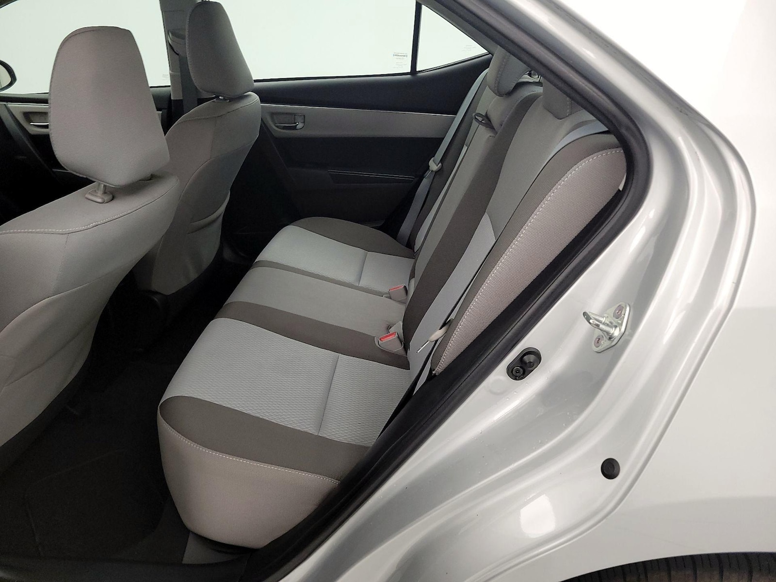 2017 Toyota Corolla LE - Photo 20