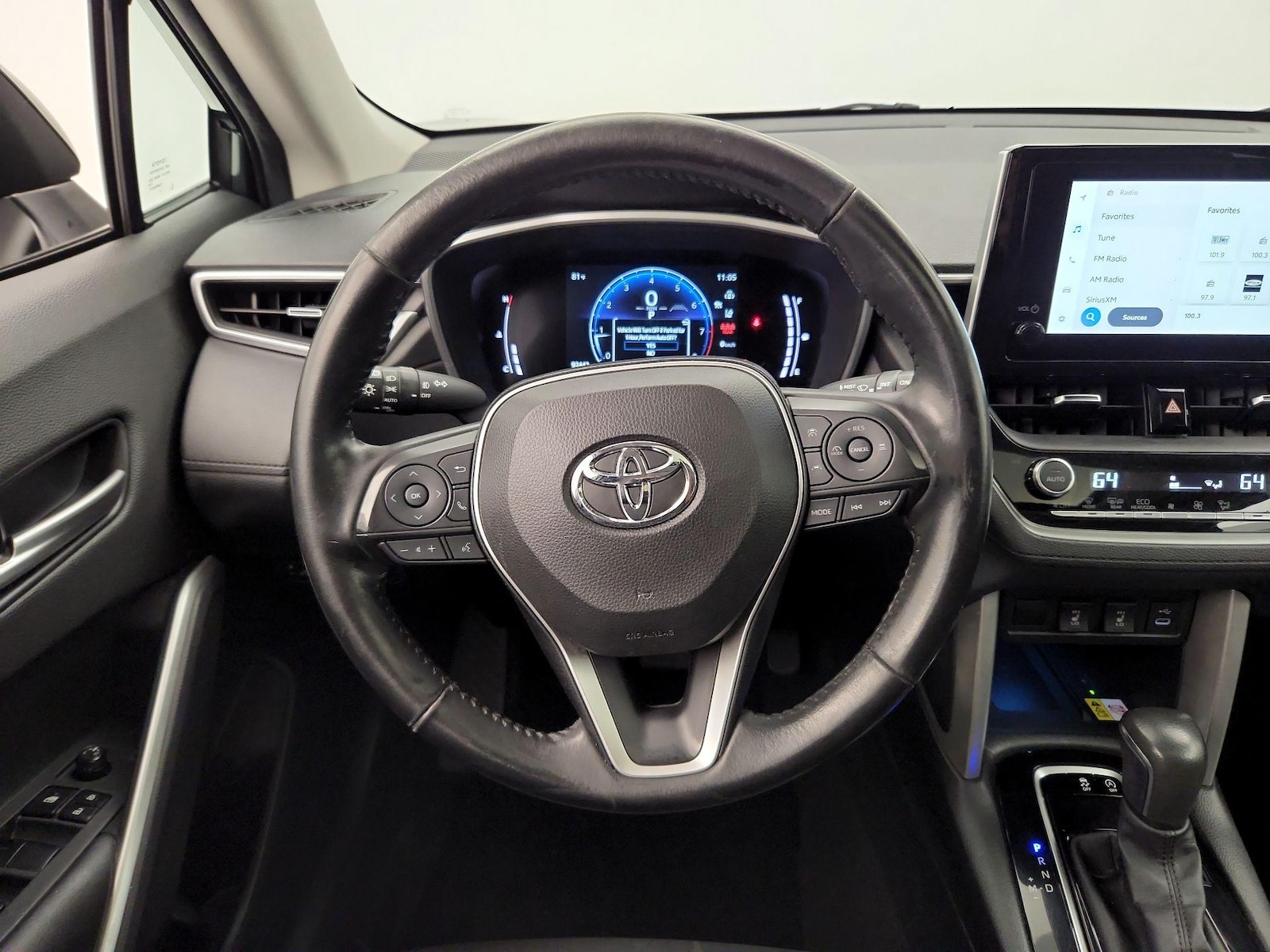 2023 Toyota Corolla Cross XLE - Photo 11