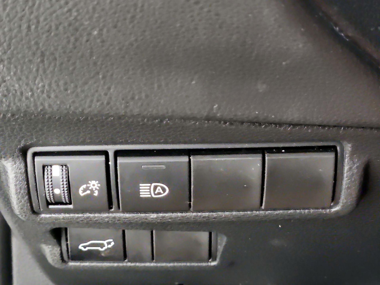2023 Toyota Corolla Cross XLE - Photo 14