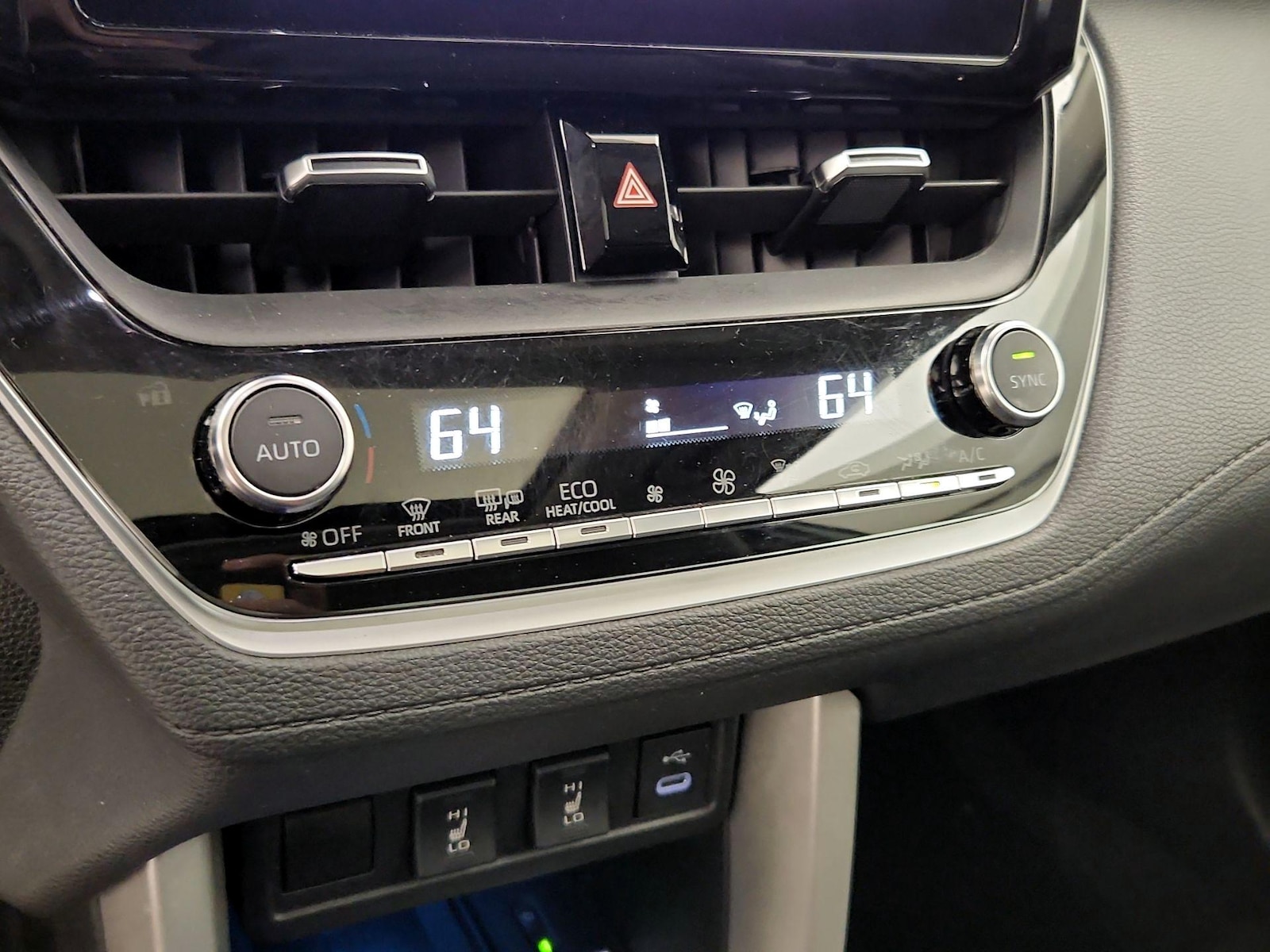 2023 Toyota Corolla Cross XLE - Photo 17