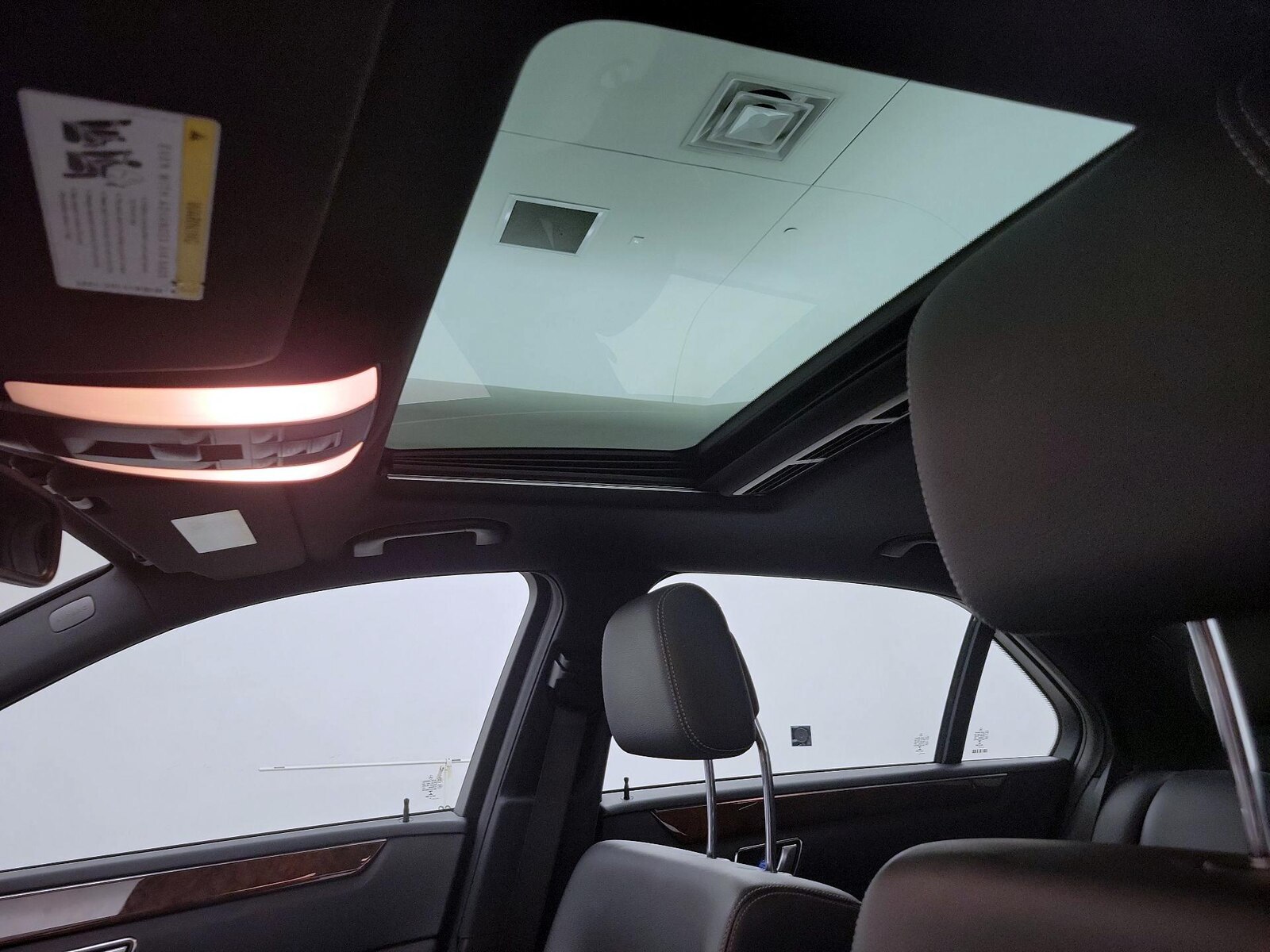 Sunroof(s) & Overhead Airbags