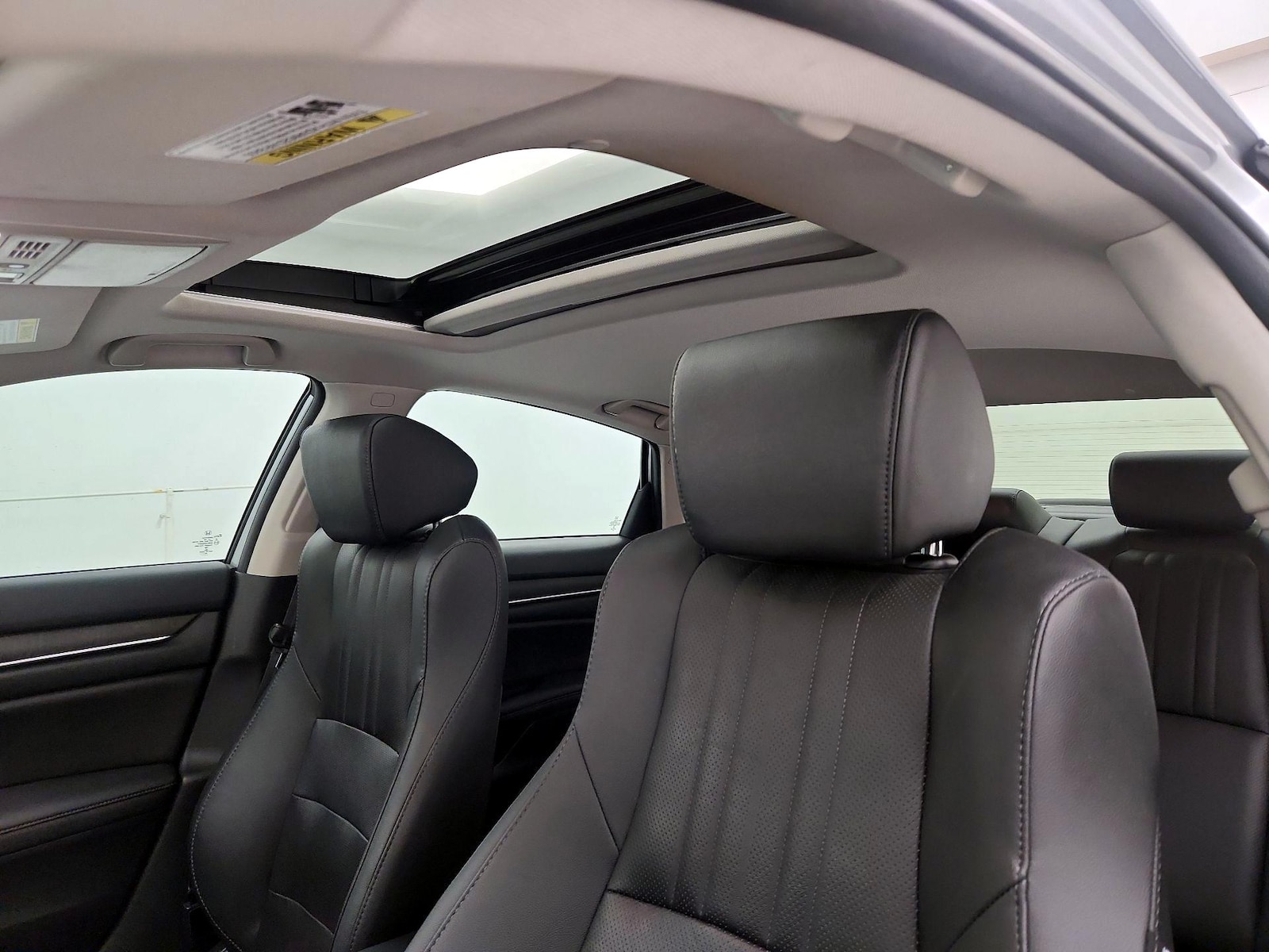 Sunroof(s) & Overhead Airbags