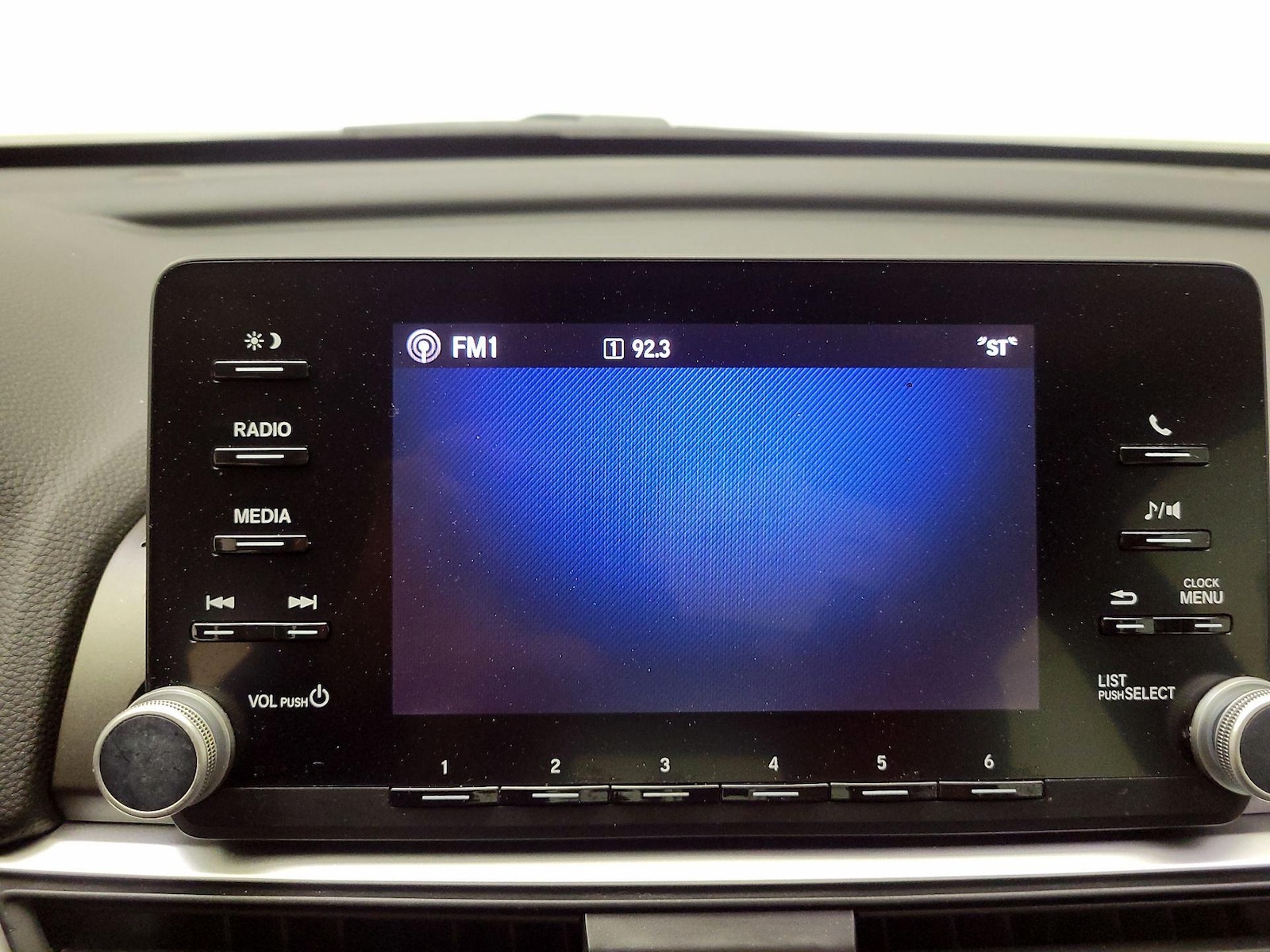 2019 Honda Accord LX - Photo 15