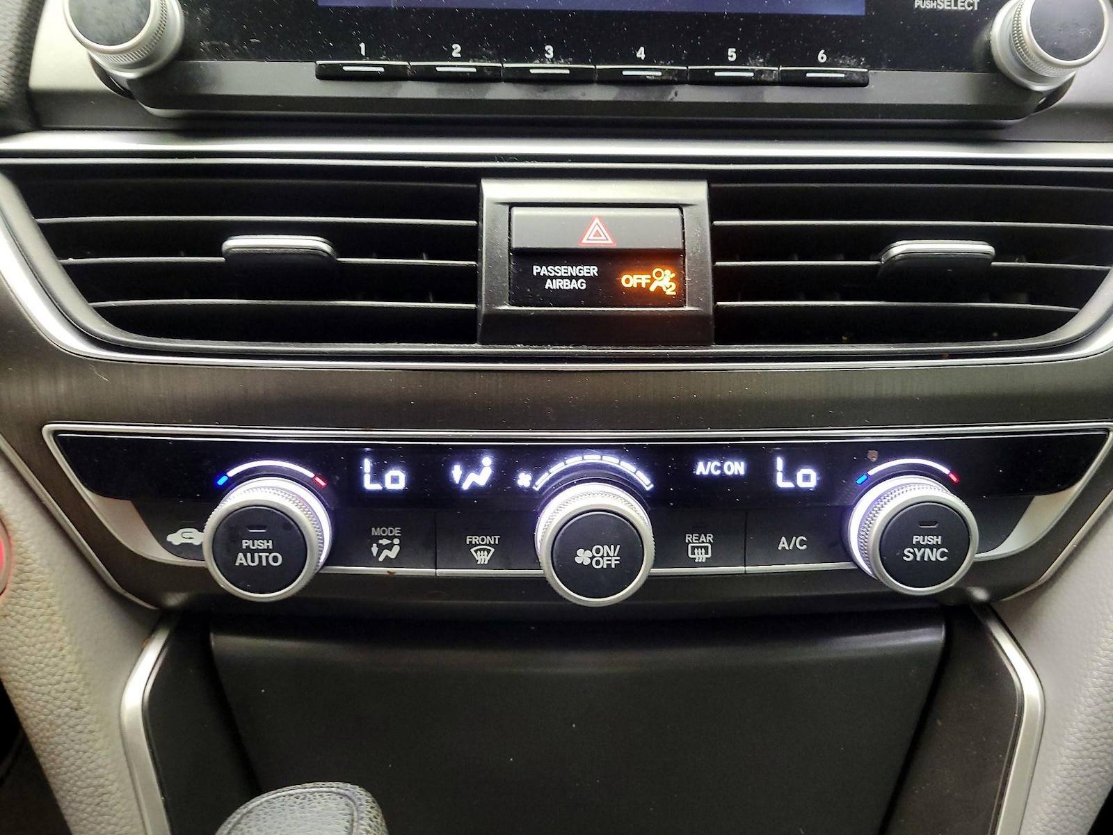 2019 Honda Accord LX - Photo 16