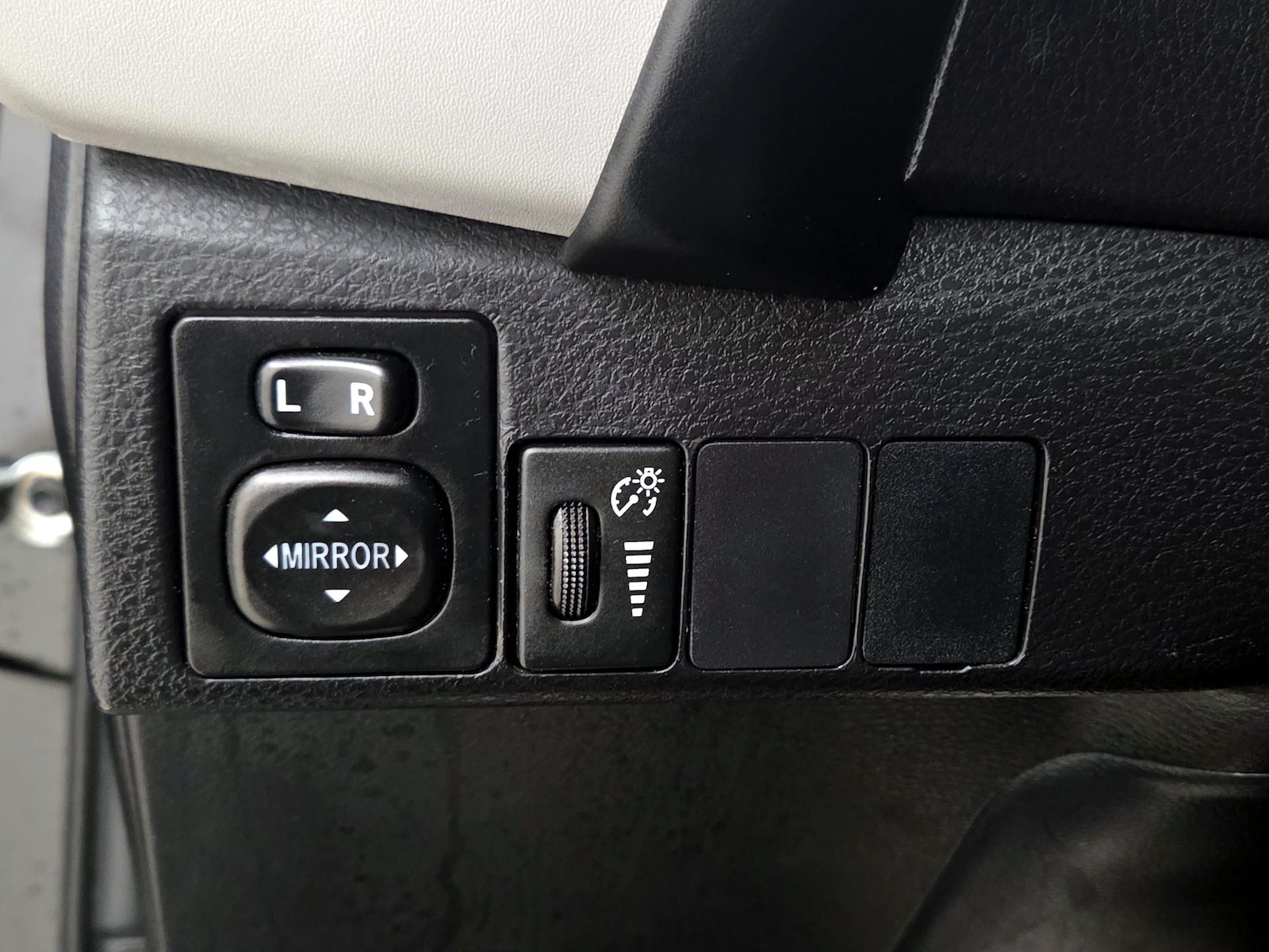 2018 Toyota Corolla LE - Photo 14